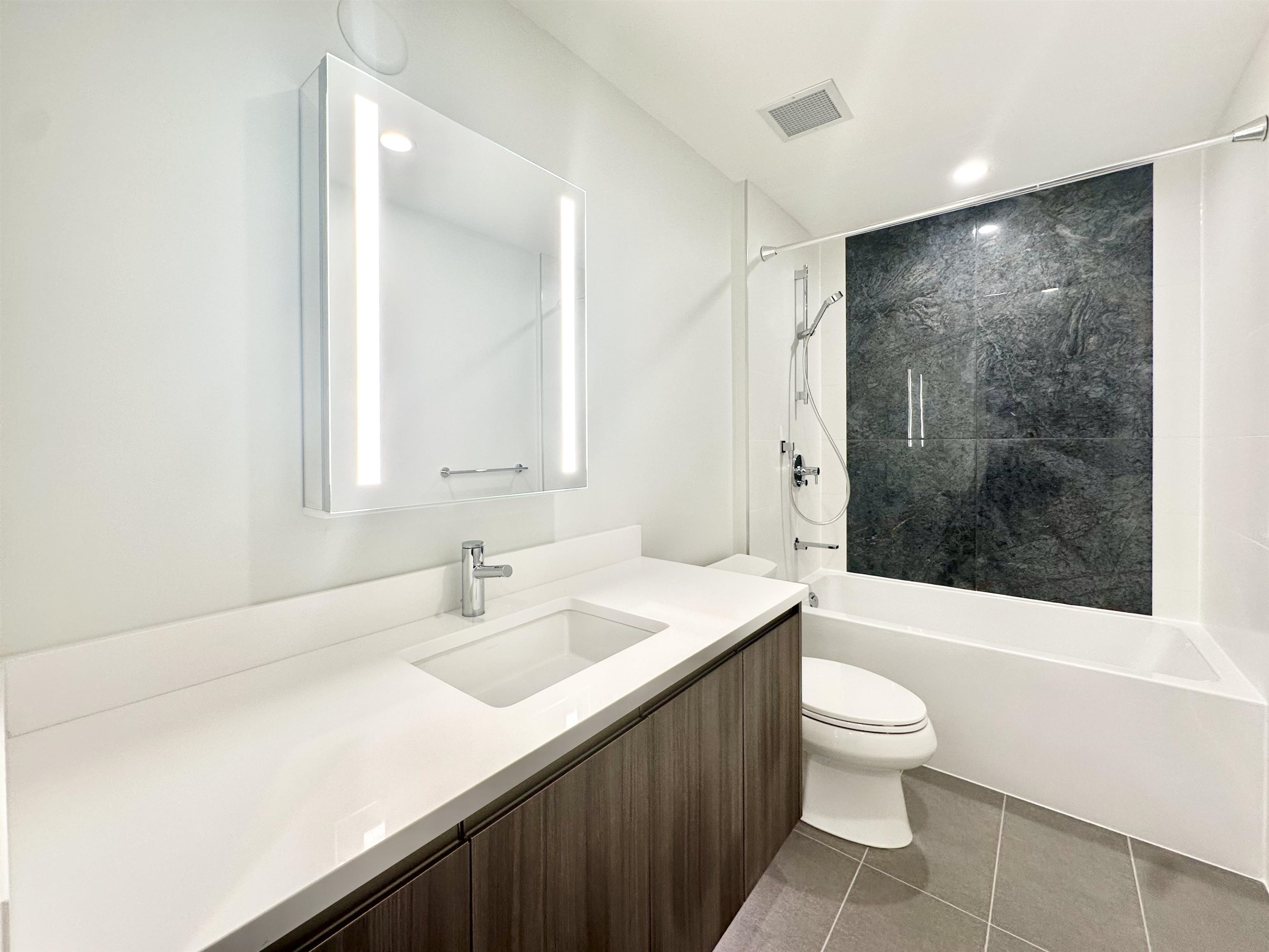 303 485 63rd Ave  - MLS&reg; # R3159838
