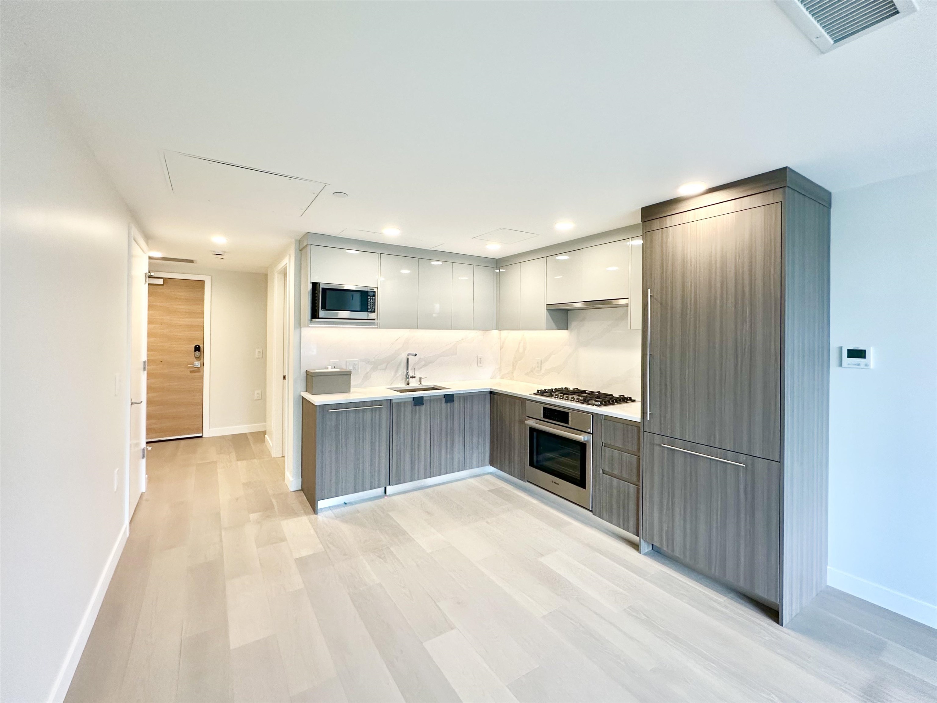 303 485 63rd Ave  - MLS&reg; # R3159838