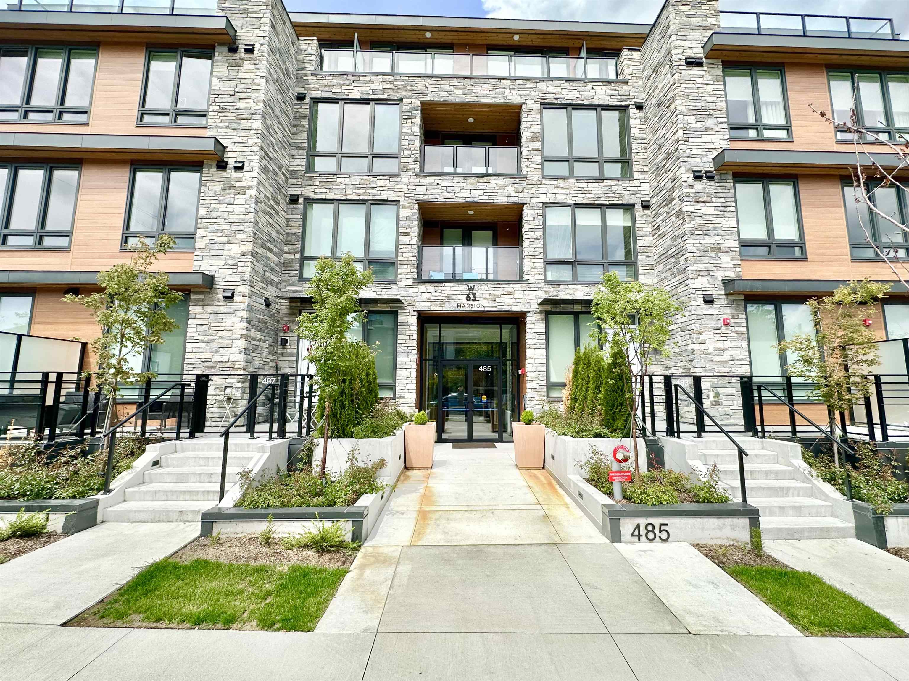 303 485 63rd Ave  - MLS&reg; # R3159838
