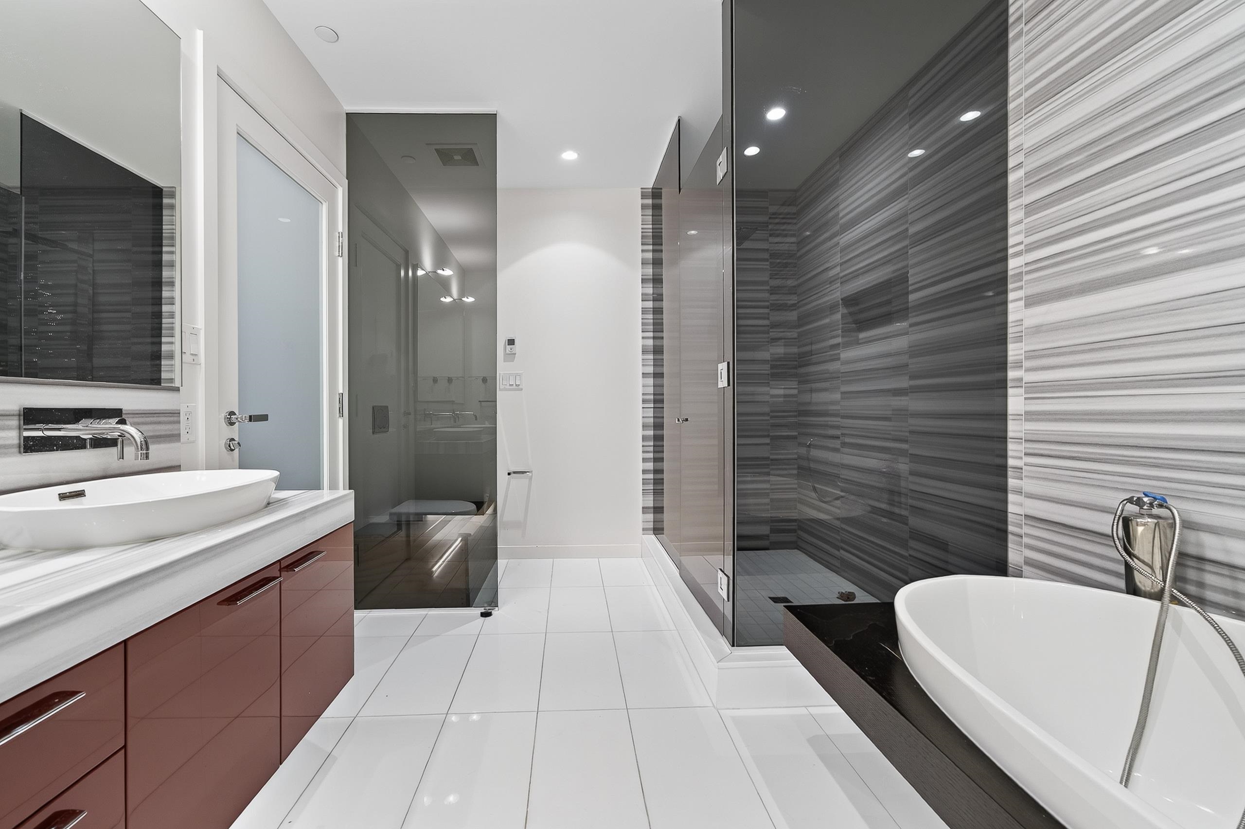 1102 277 Thurlow Street - MLS&reg; # R3160035