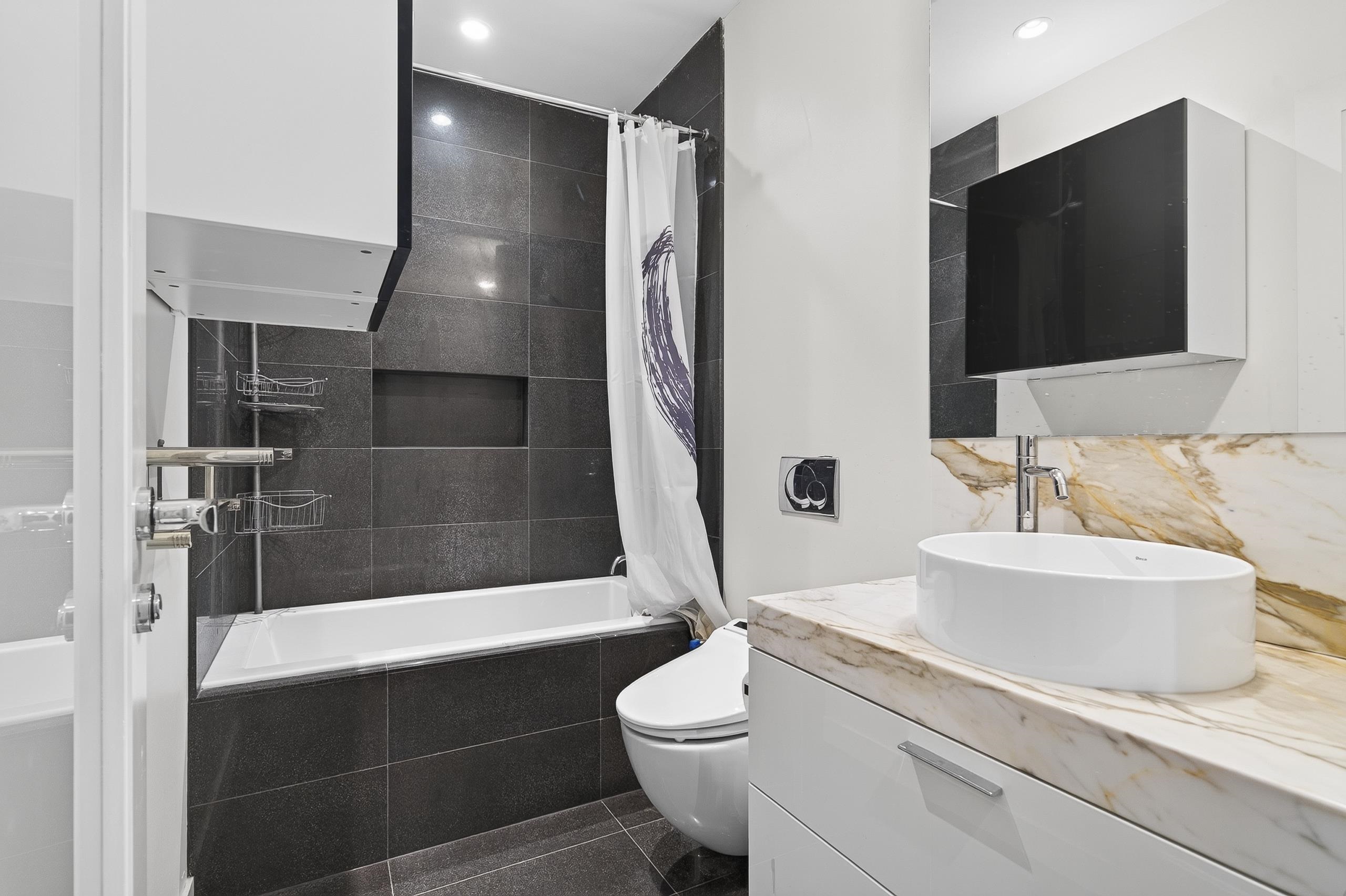 1102 277 Thurlow Street - MLS&reg; # R3160035