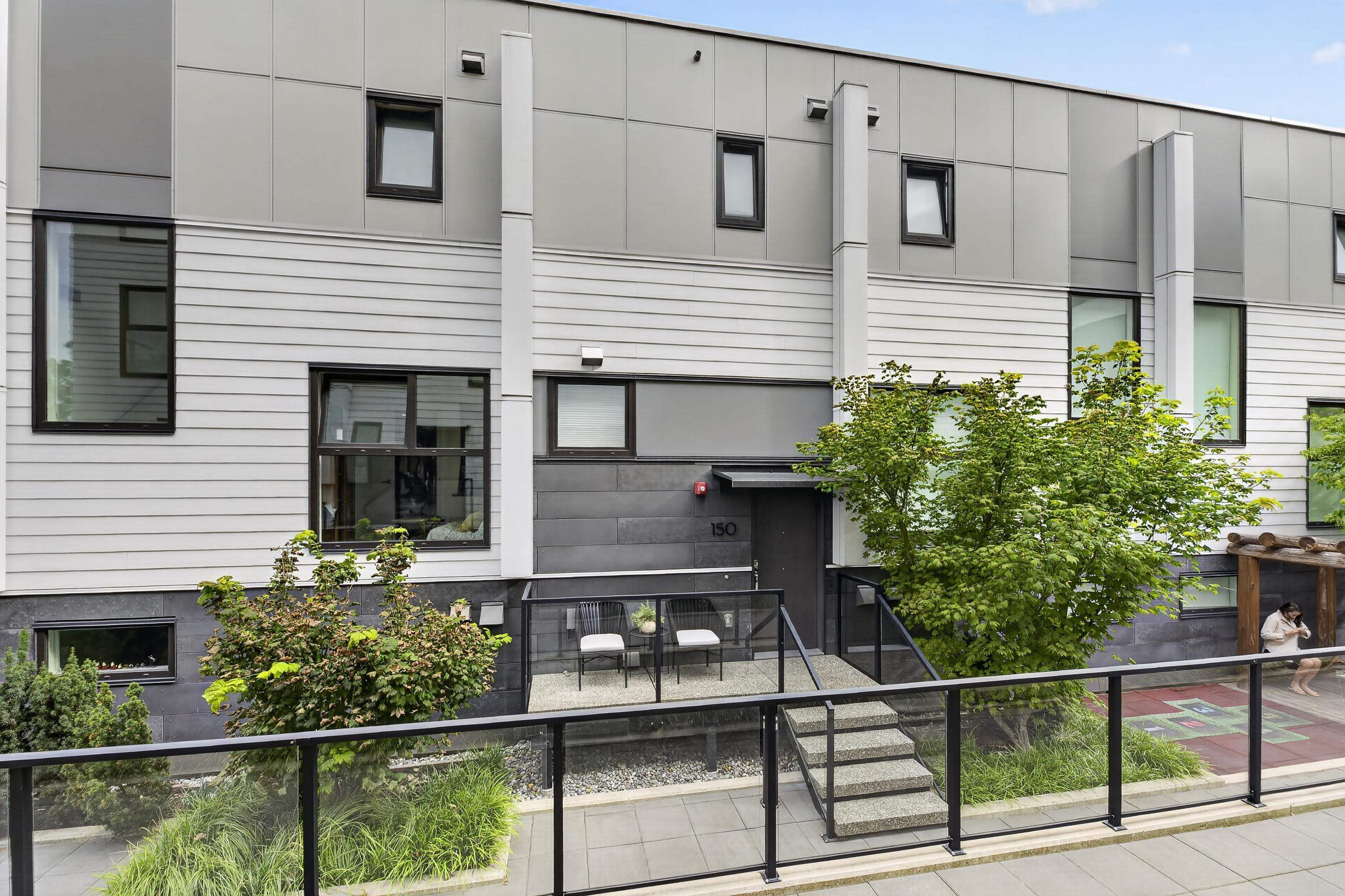  150 Woodstock Avenue - MLS&reg; # R3160286