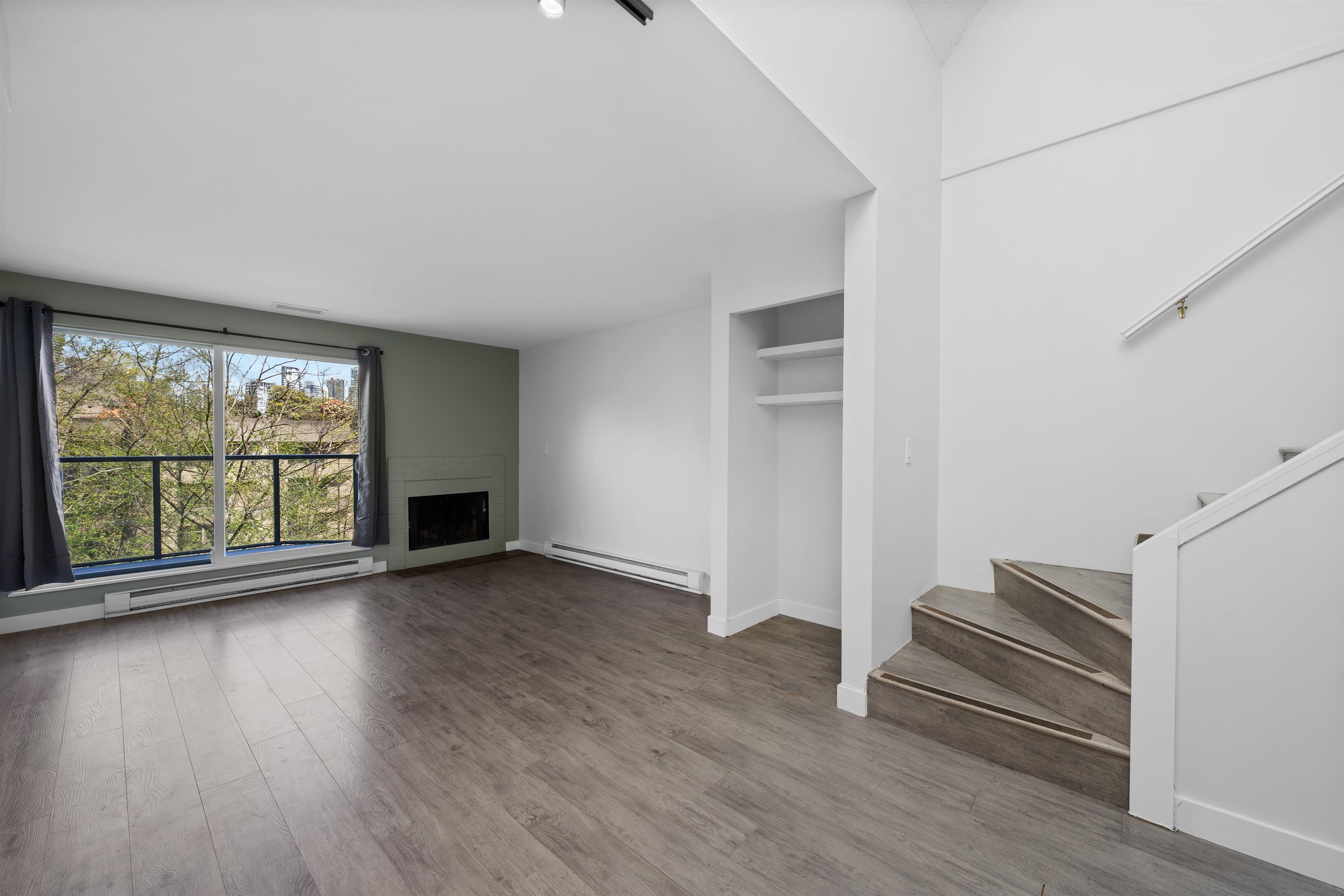 3 1355 4th Avenue - MLS&reg; # R3160564