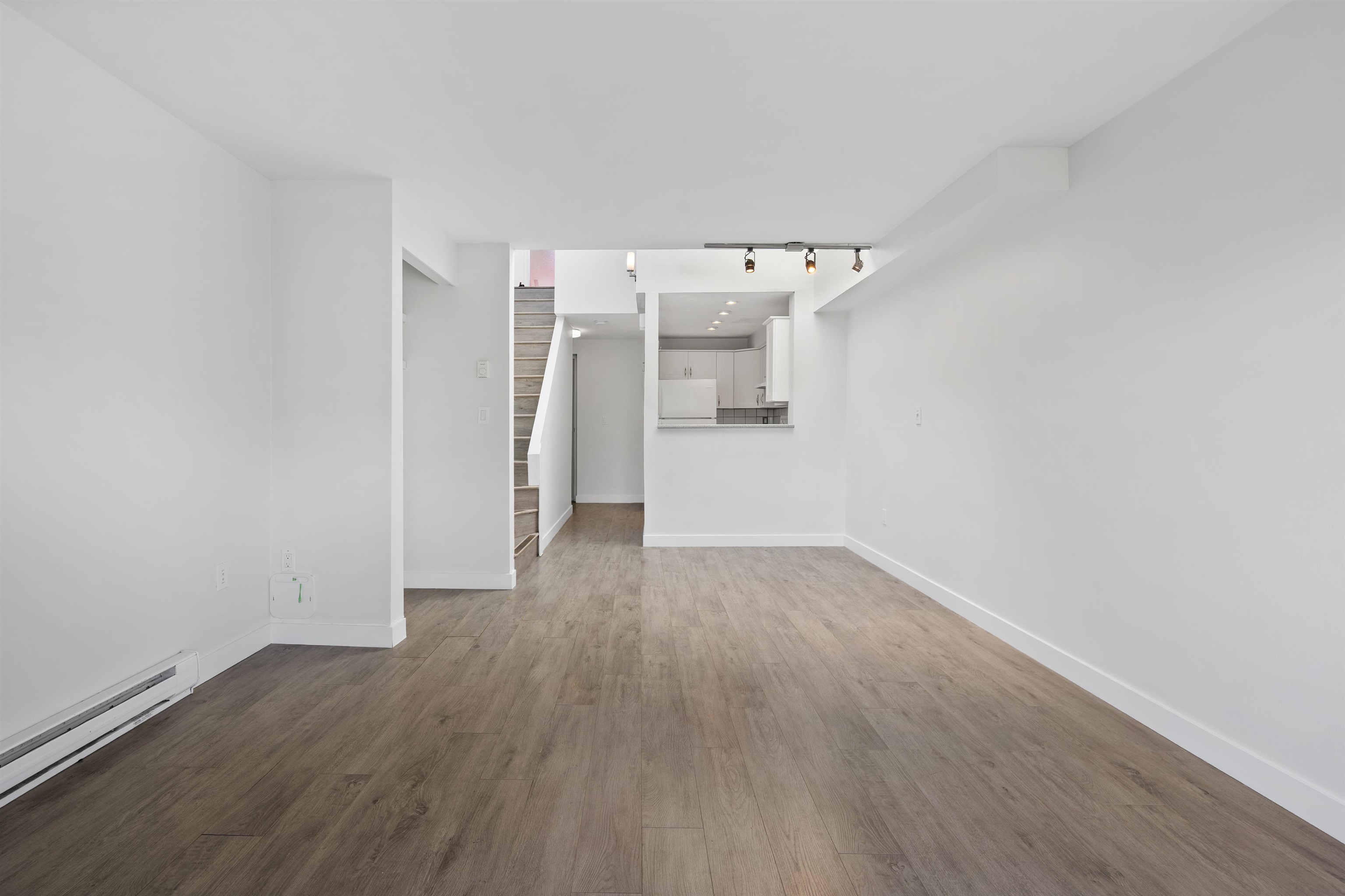3 1355 4th Avenue - MLS&reg; # R3160564