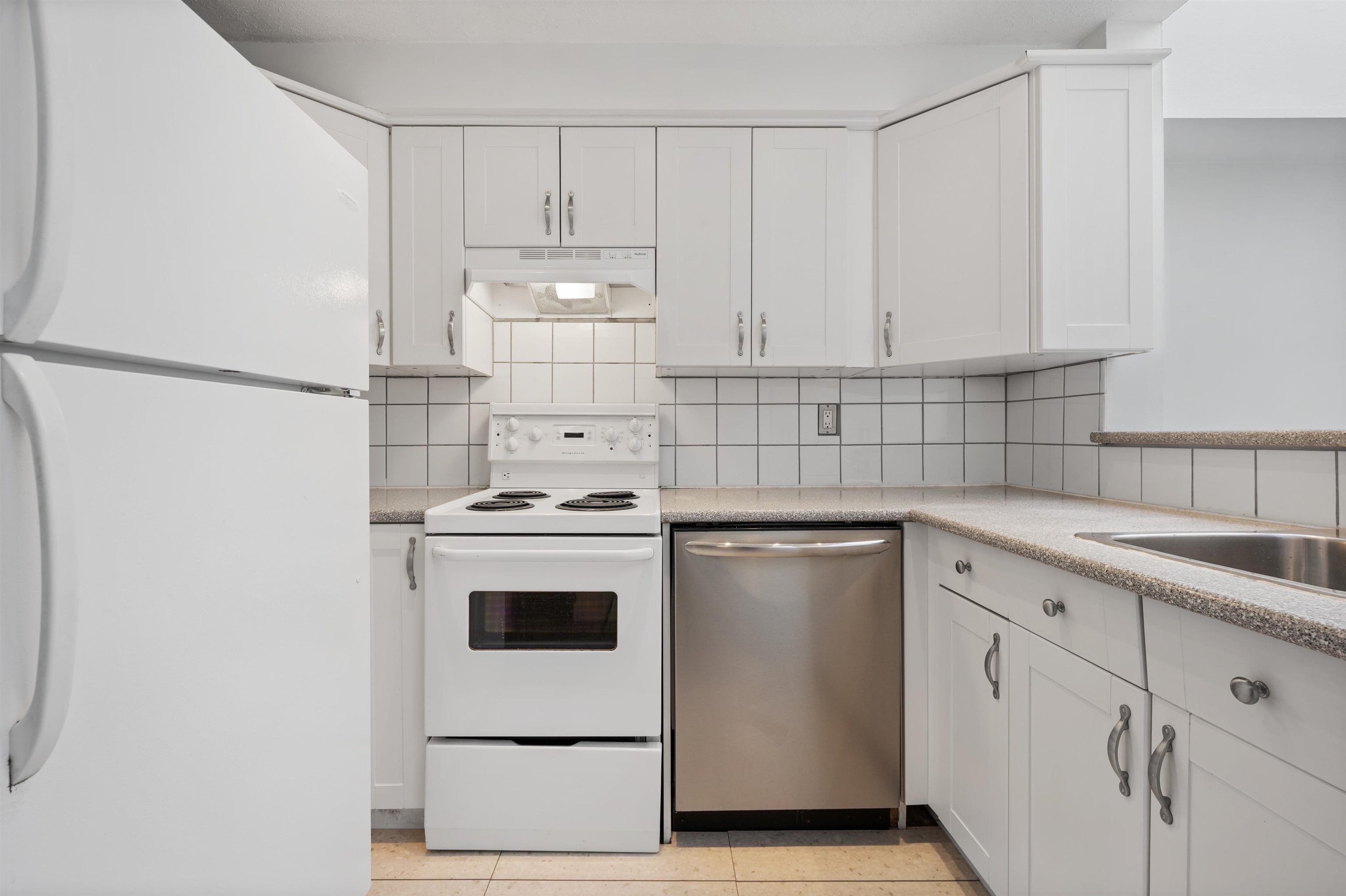 3 1355 4th Avenue - MLS&reg; # R3160564