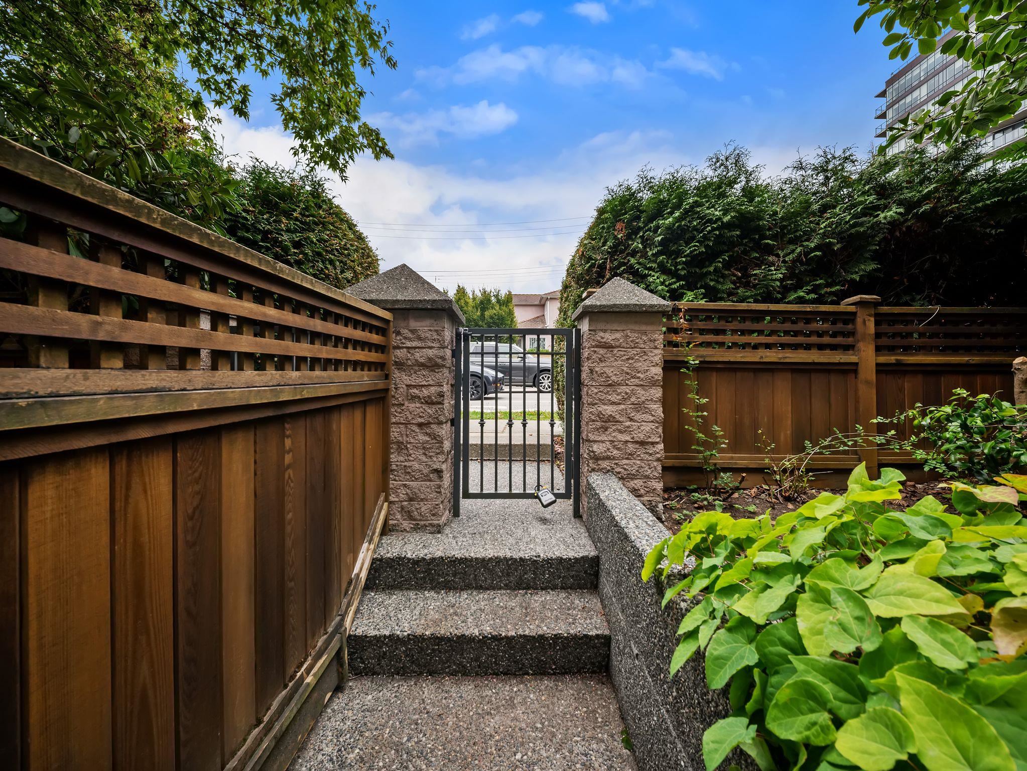 102 1550 Marine Drive - MLS&reg; # R3163242