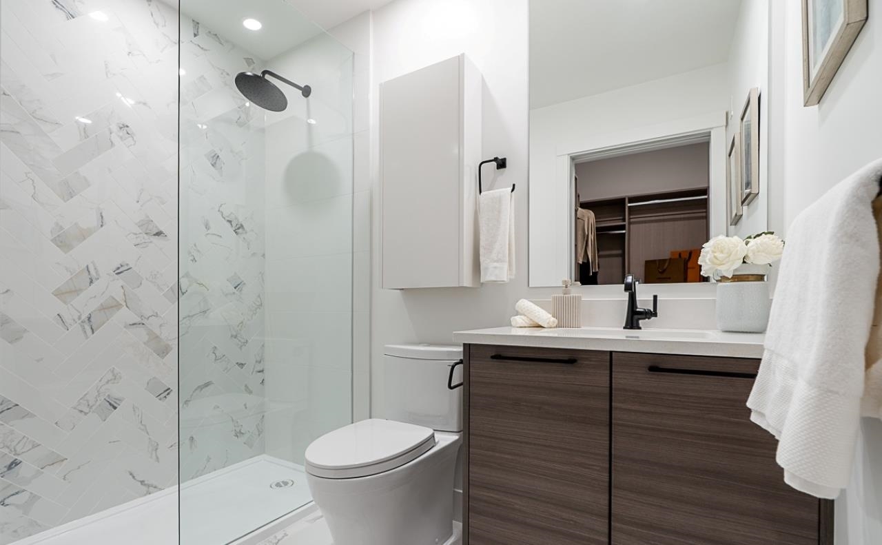 201 422 Lakewood Drive - MLS&reg; # R3163371