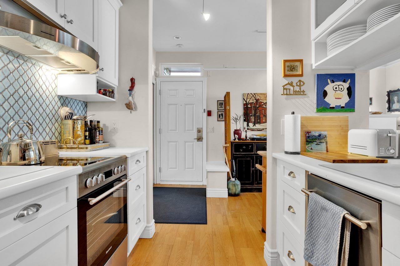  980 16th Avenue - MLS&reg; # R3163508