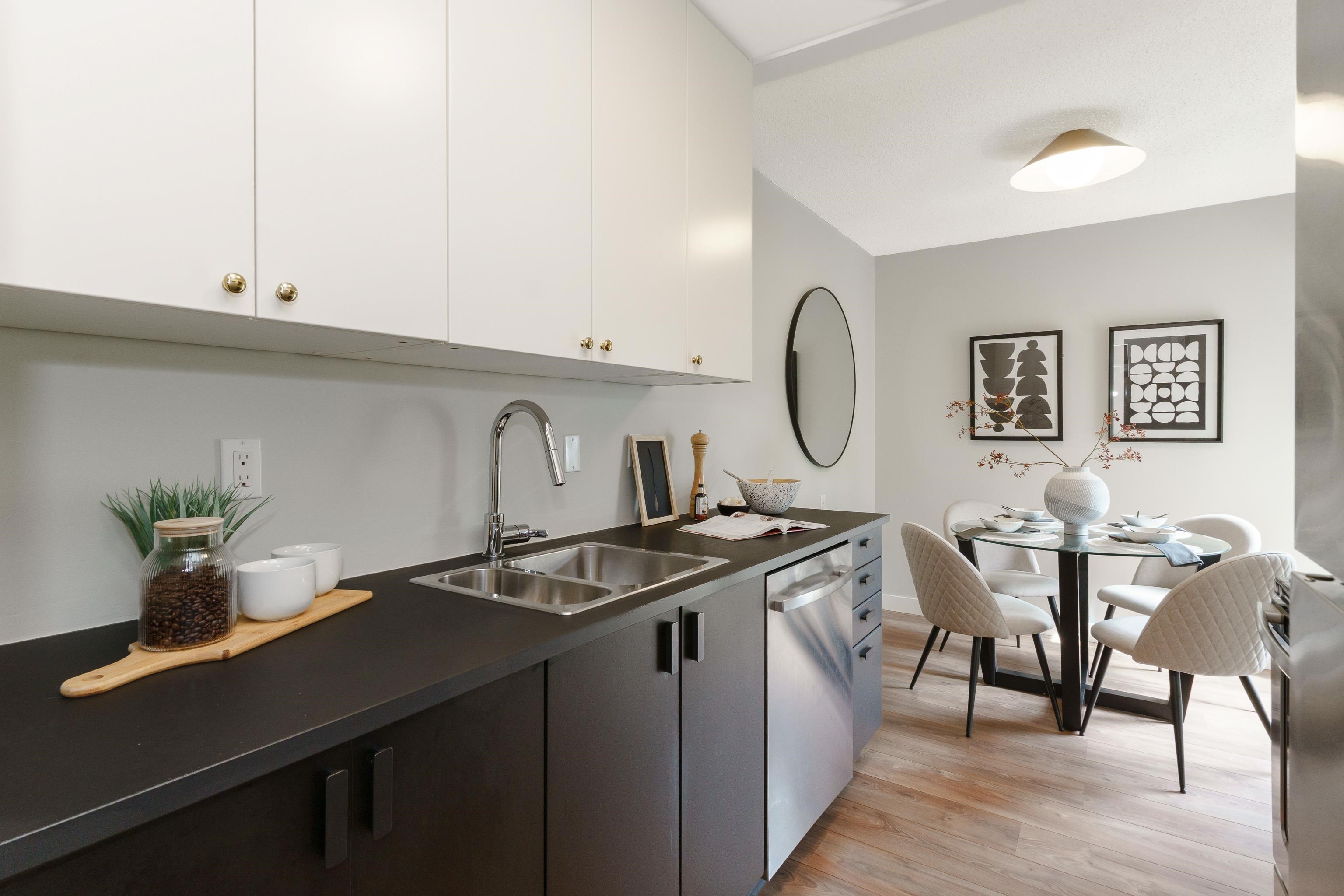 203 2240 Wall Street - MLS&reg; # R3164073
