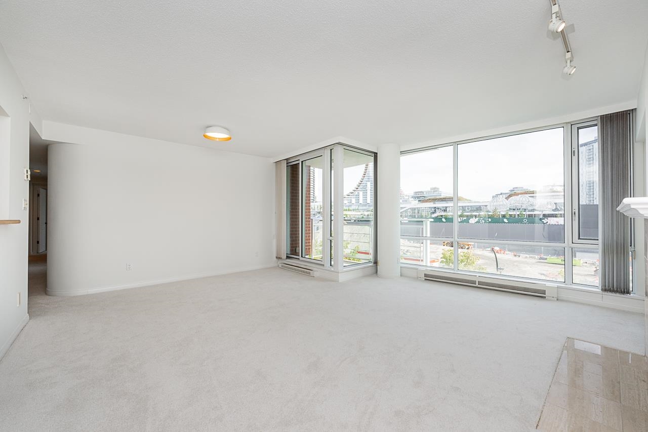 405 688 Fairchild Road - MLS&reg; # R3164128