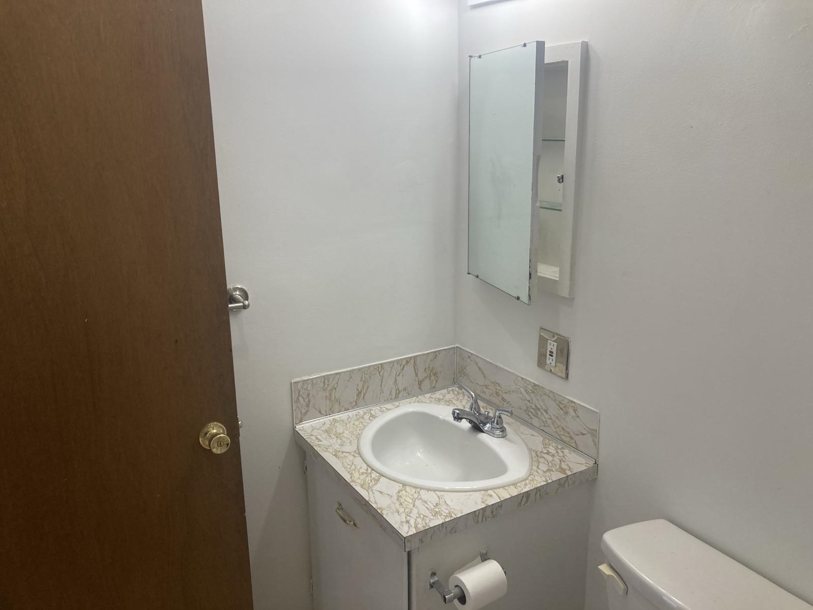 214 3570 Hastings Street - MLS&reg; # R3164190