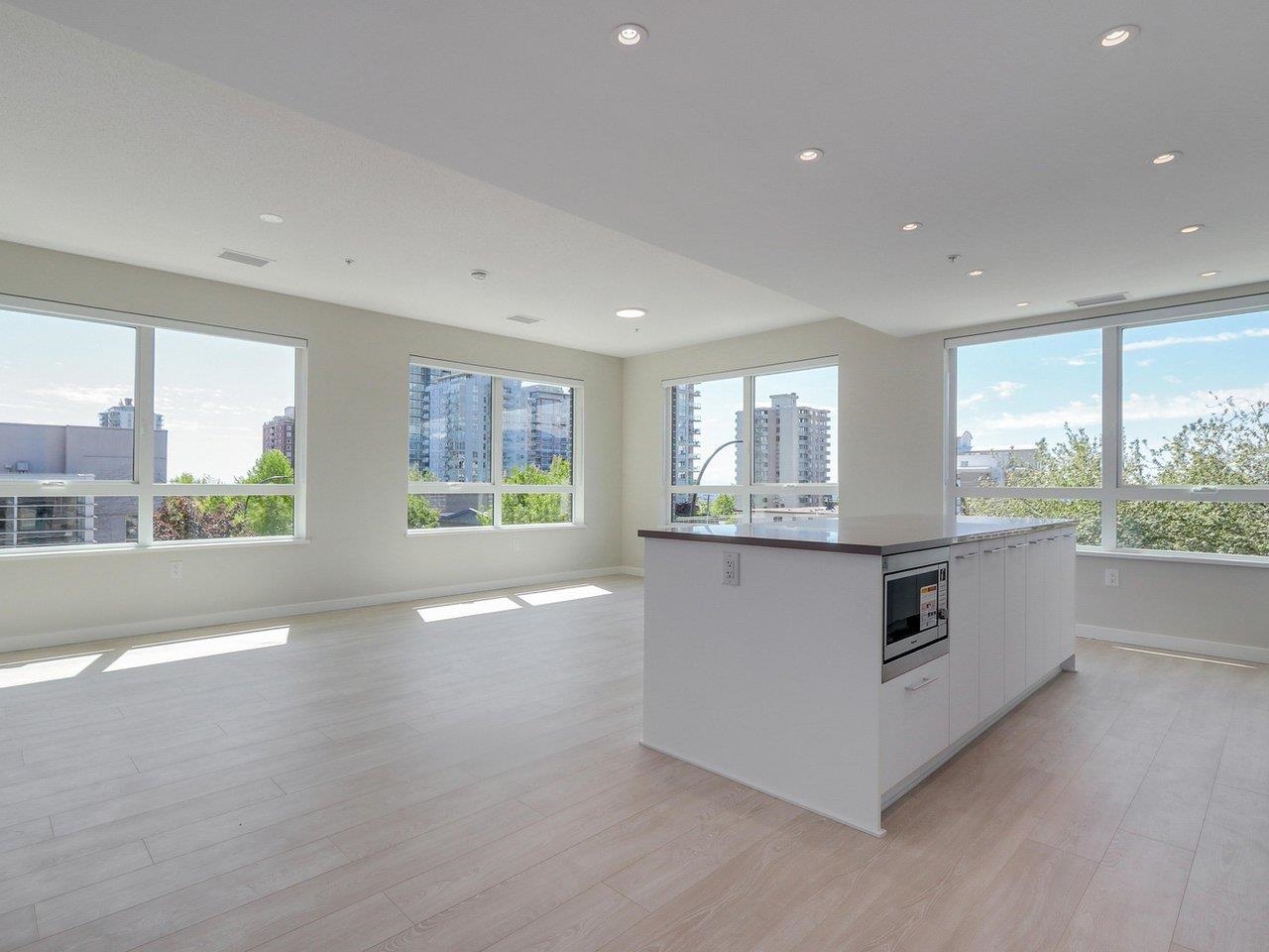 304 110 17th Street  - MLS&reg; # R3166395