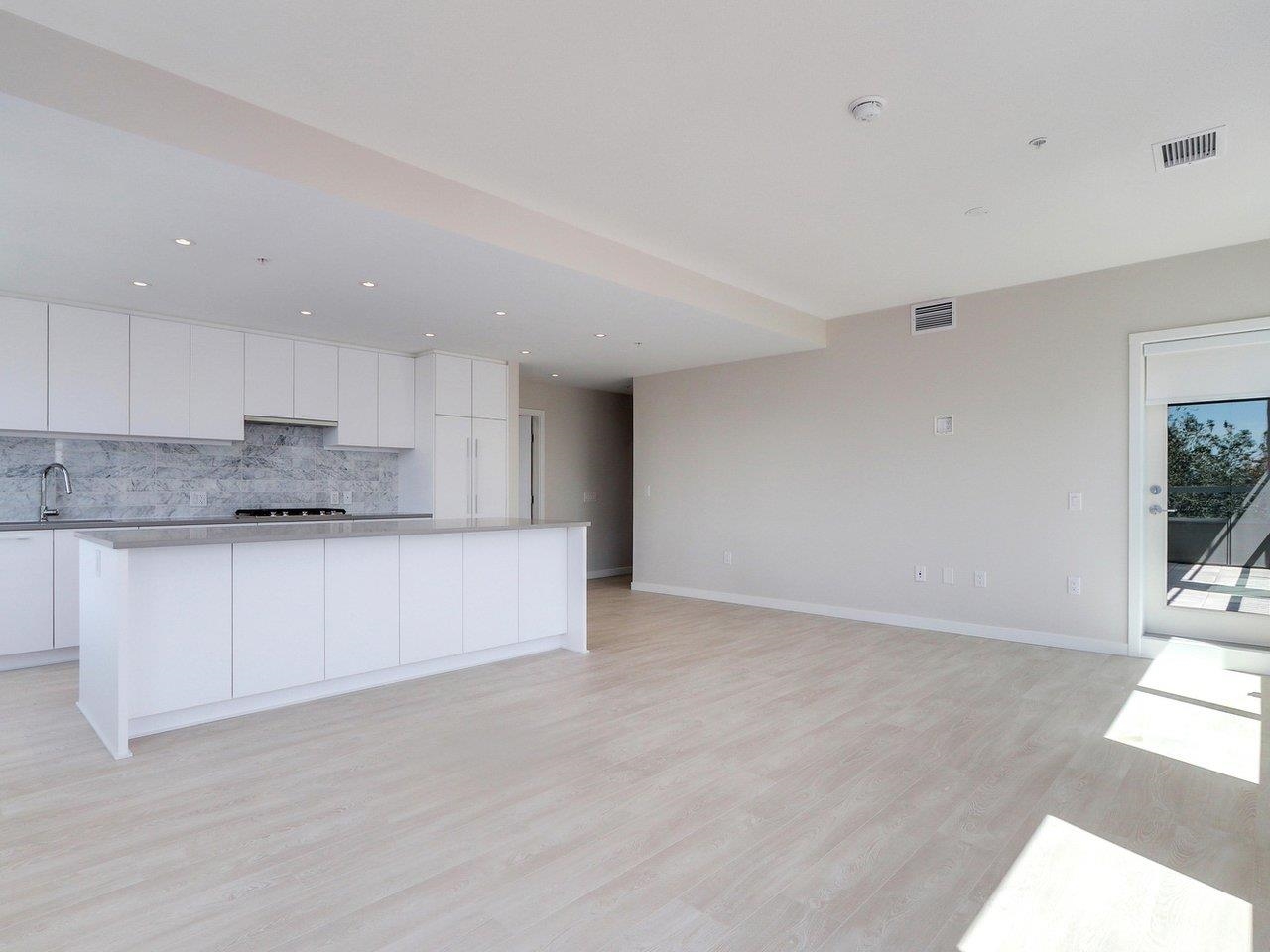 304 110 17th Street  - MLS&reg; # R3166395