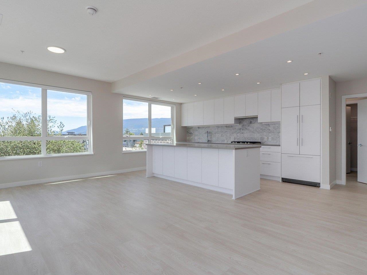 304 110 17th Street  - MLS&reg; # R3166395