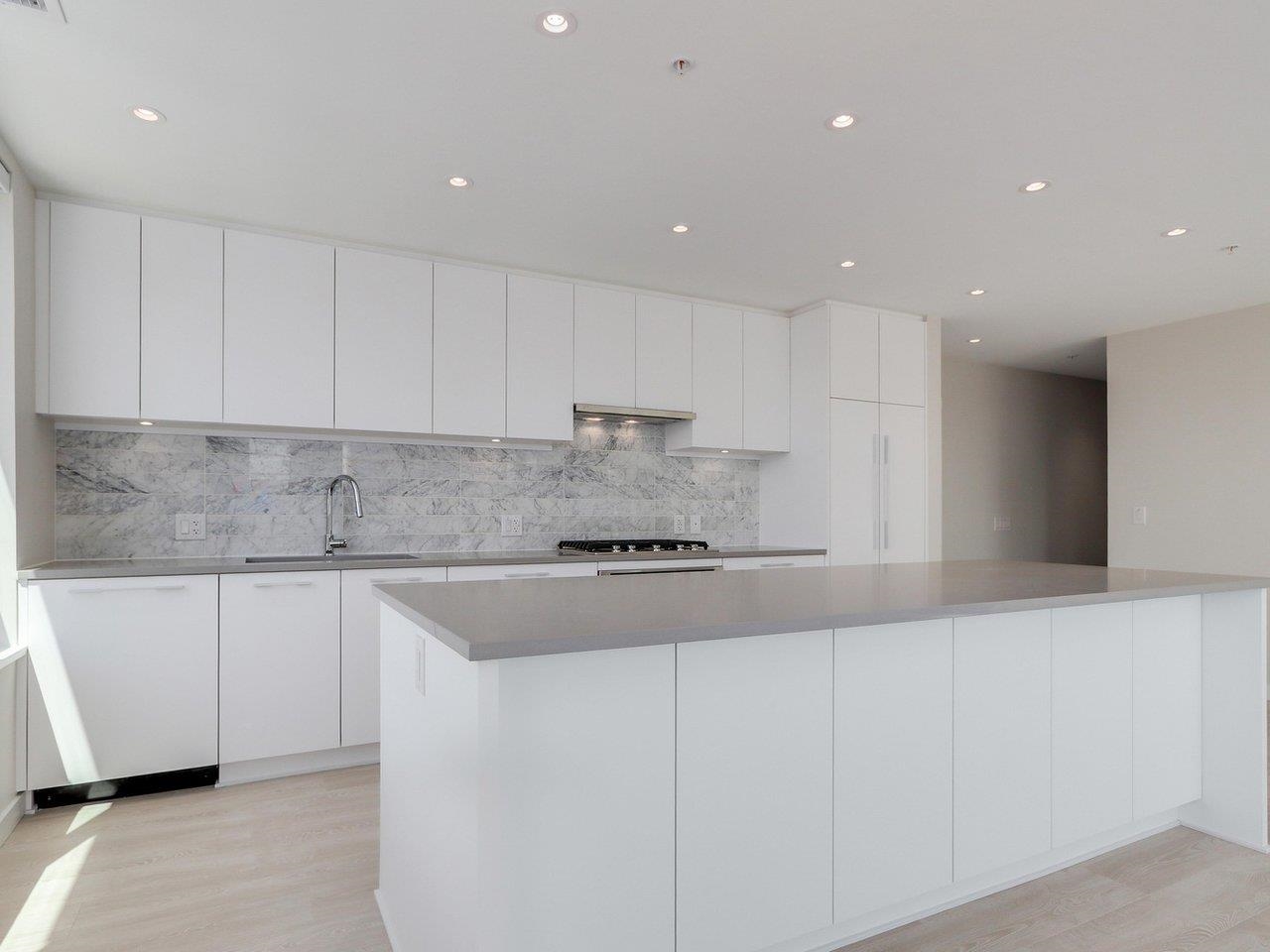 304 110 17th Street  - MLS&reg; # R3166395
