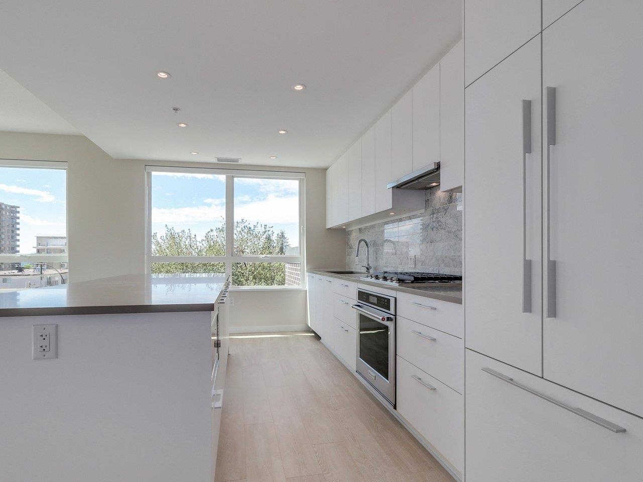 304 110 17th Street  - MLS&reg; # R3166395