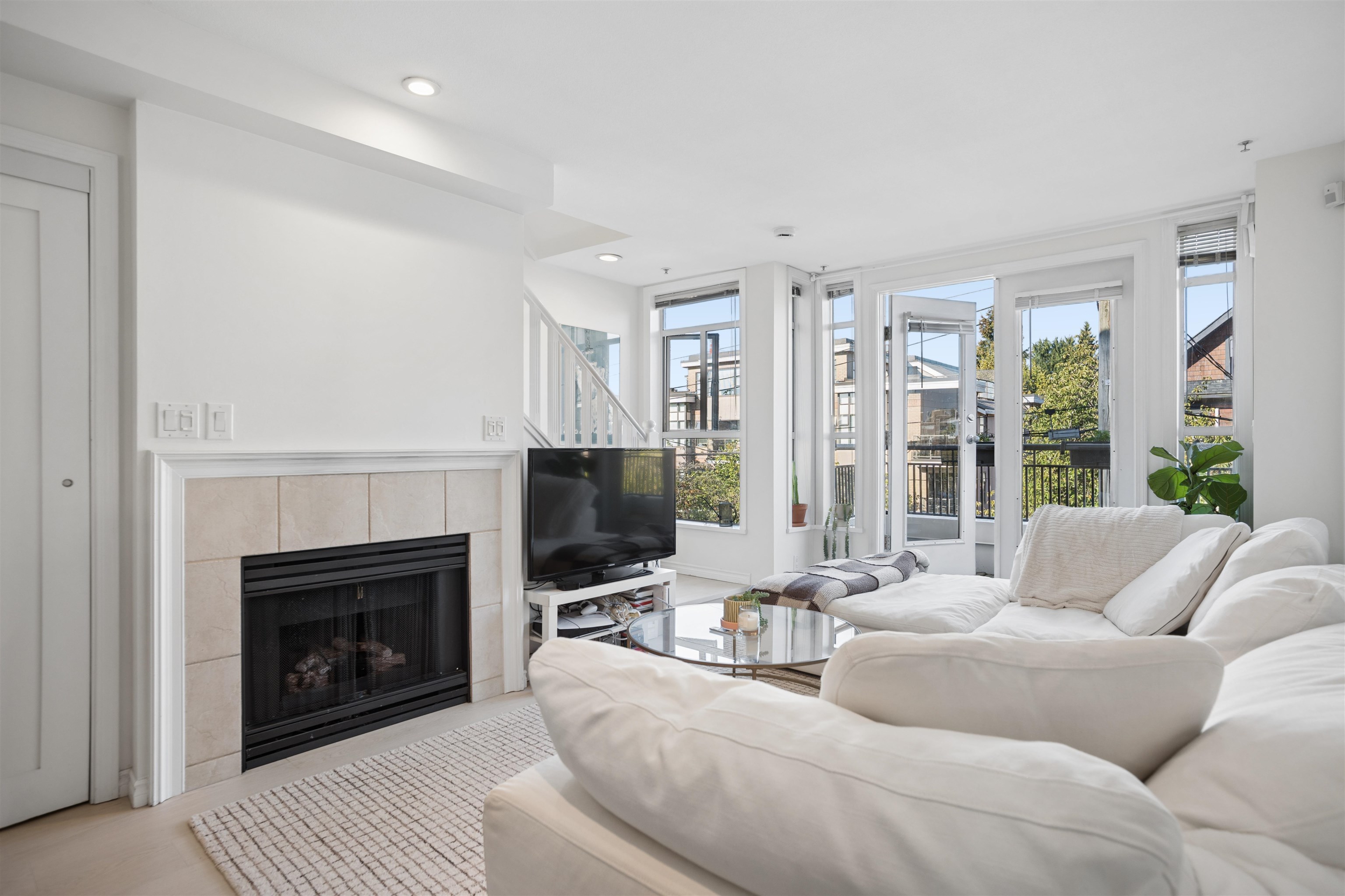 203 2190 5th Avenue - MLS&reg; # R3167974