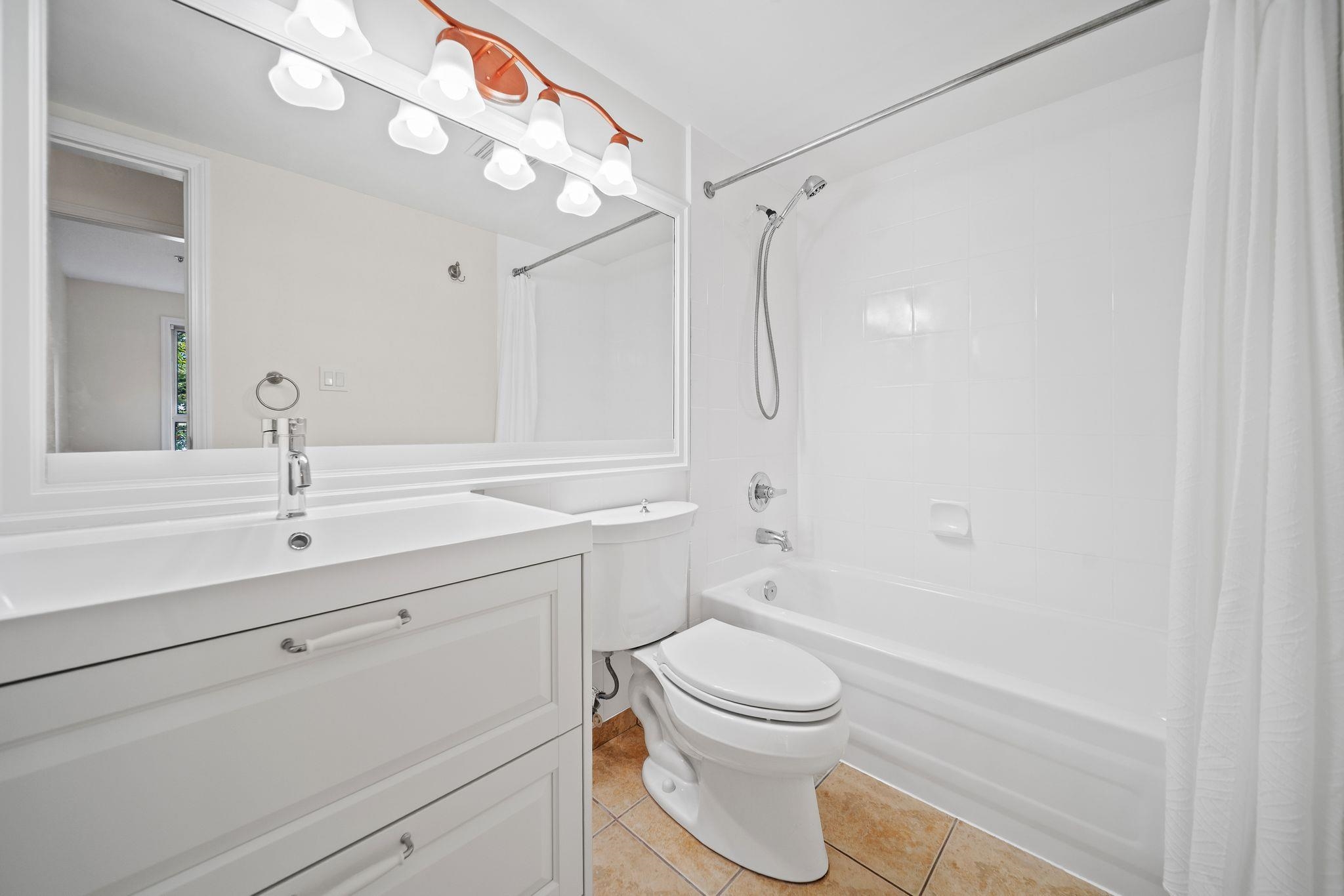 201 4990 Mcgeer Street - MLS&reg; # R3168383