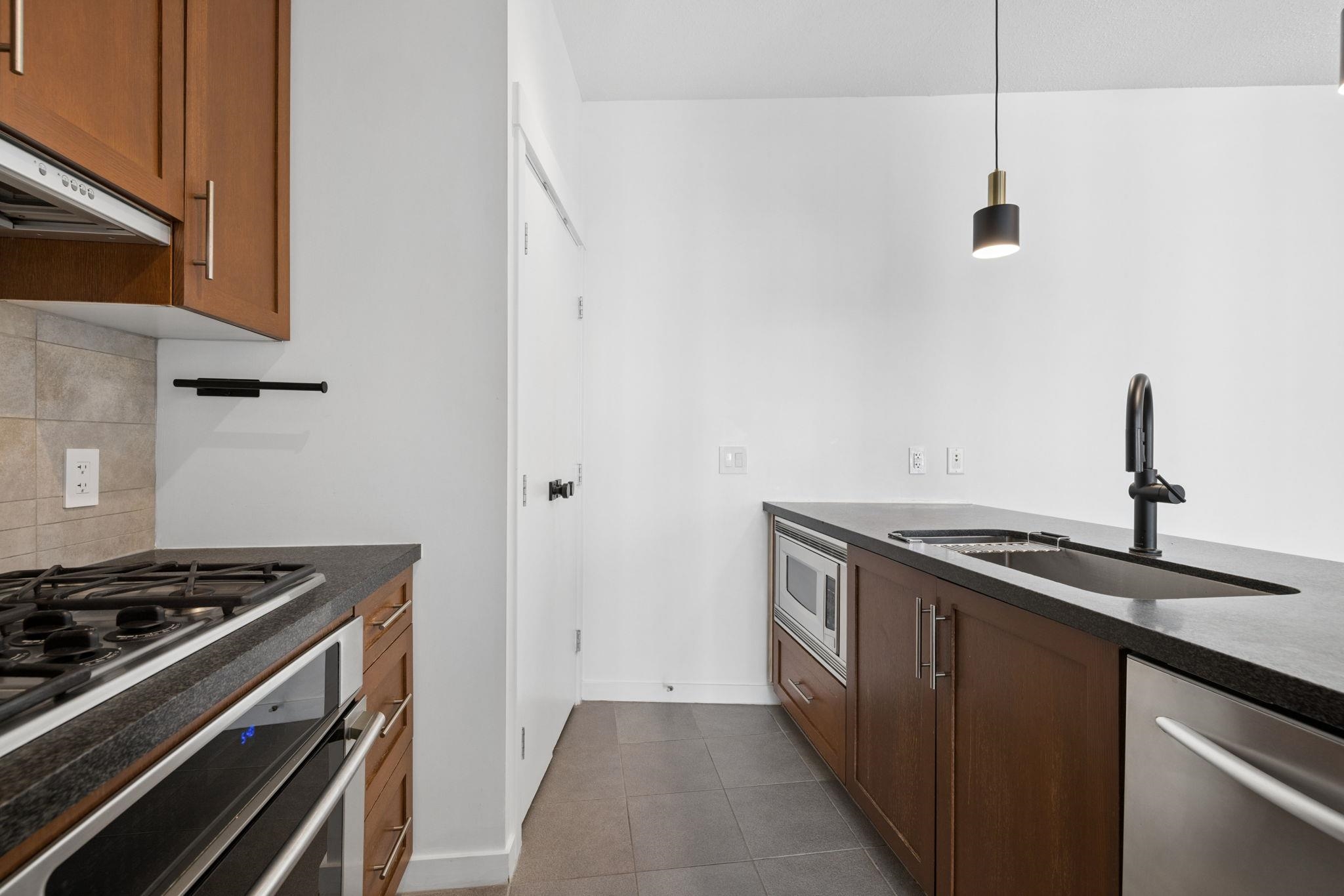 2007 1189 Melville Street - MLS&reg; # R3168778