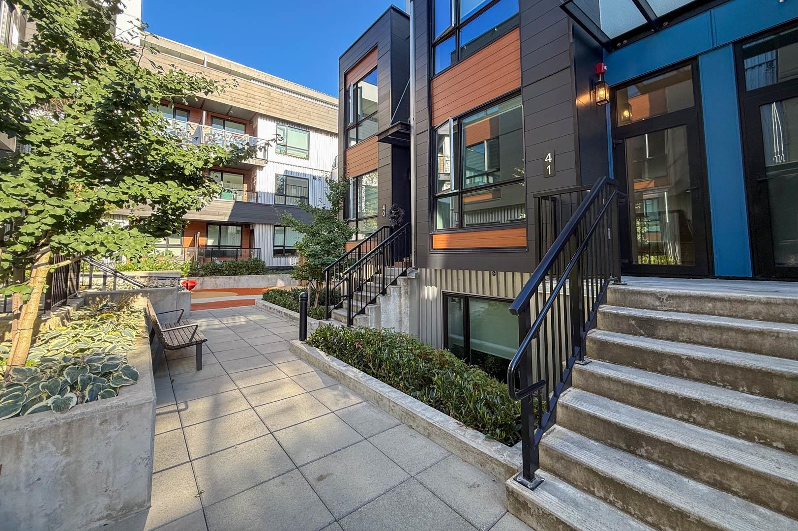 306 3588 Hull Street - MLS&reg; # R3169859