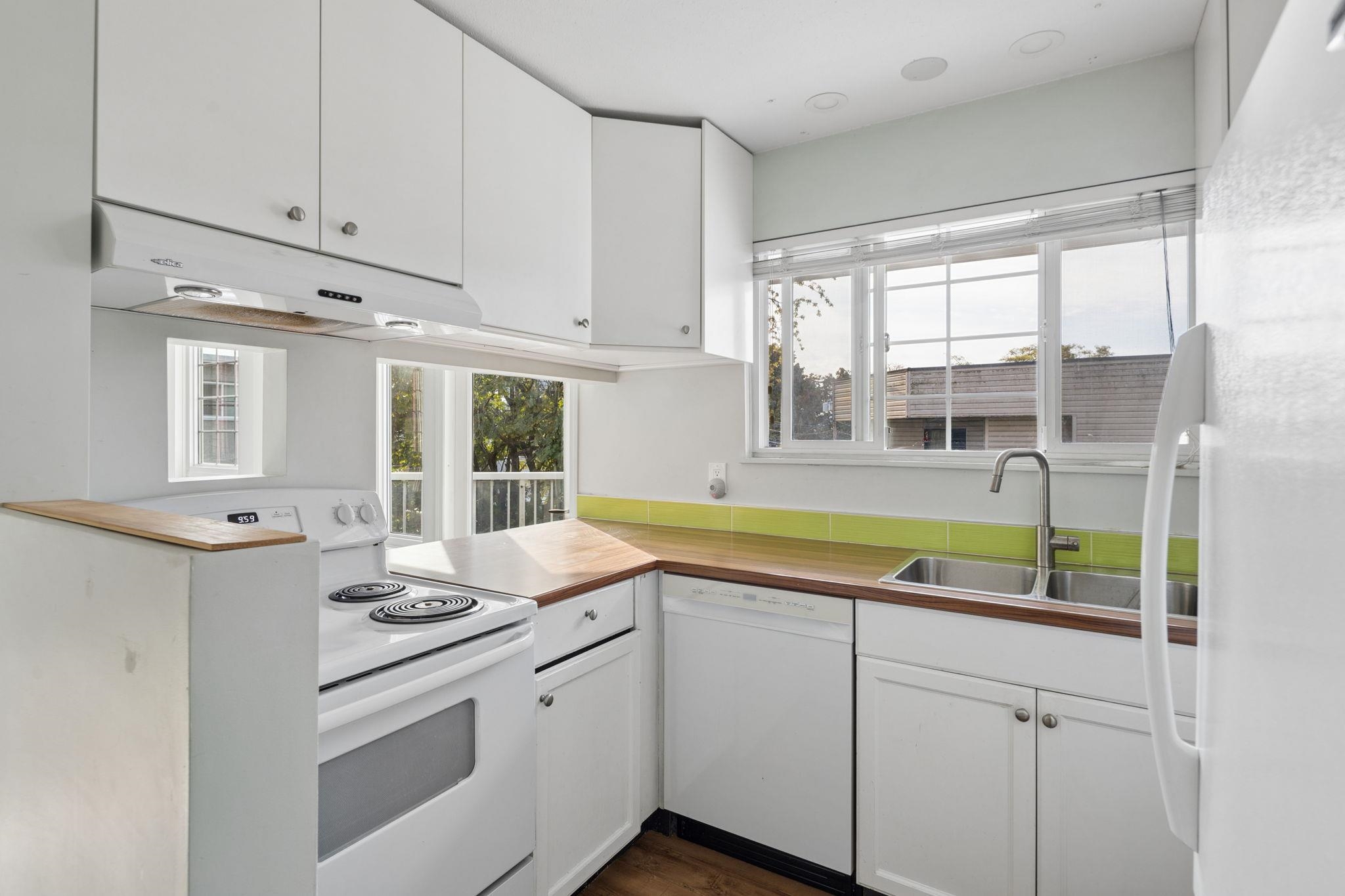 304 8772 Marine Drive - MLS&reg; # R3169973