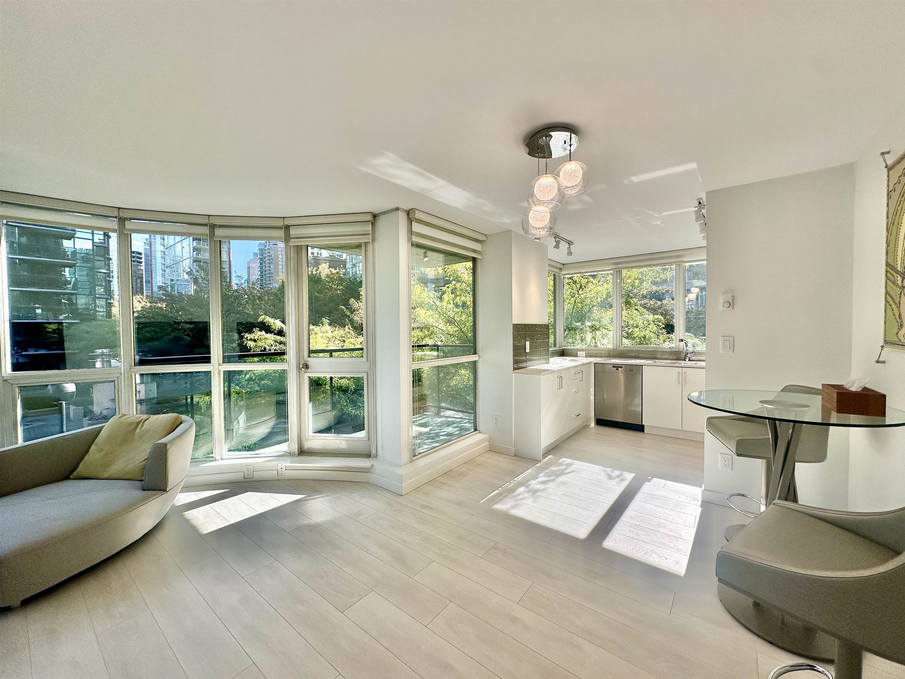 206 588 Broughton Street - MLS&reg; # R3170108