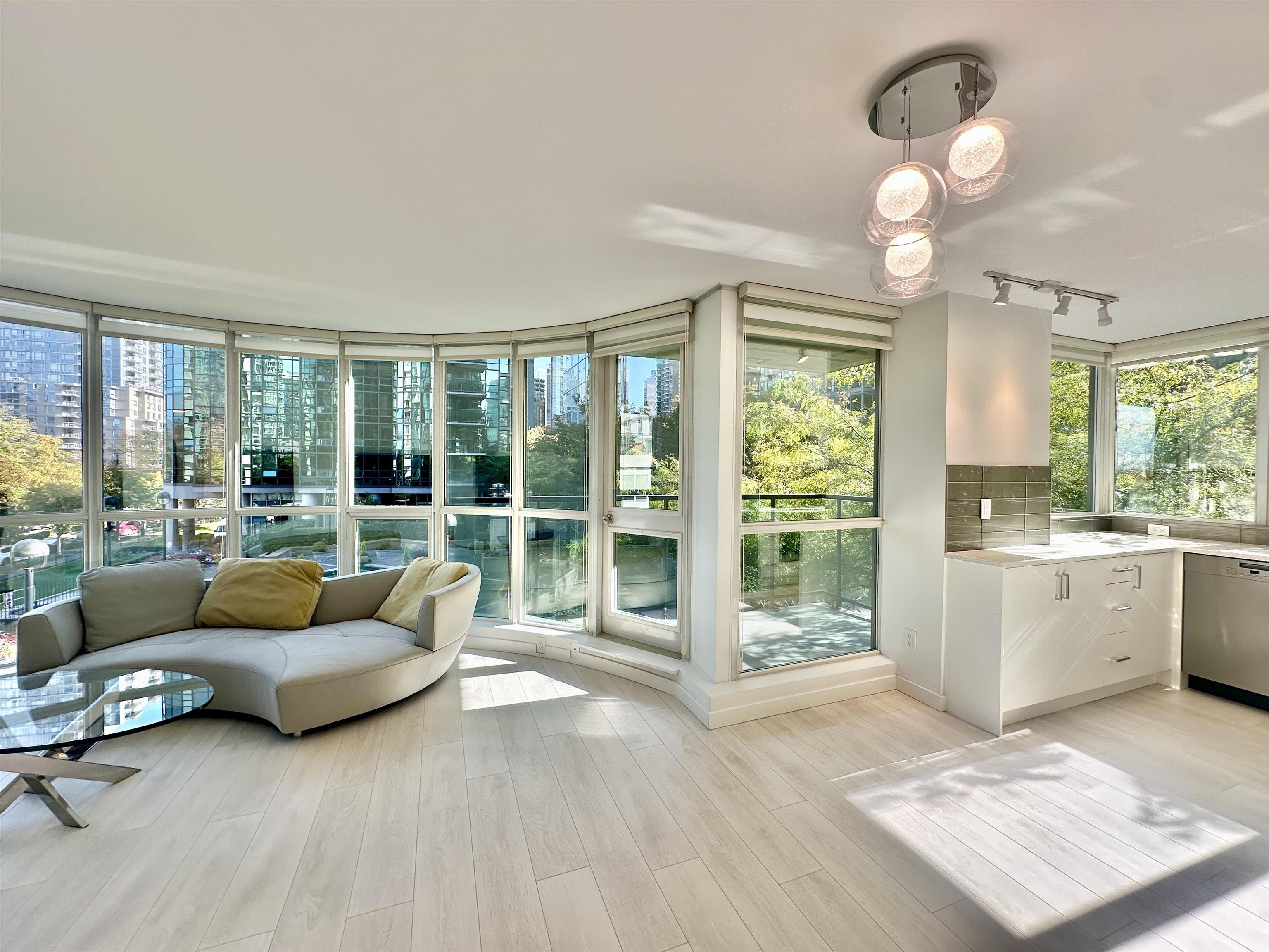 206 588 Broughton Street - MLS&reg; # R3170108