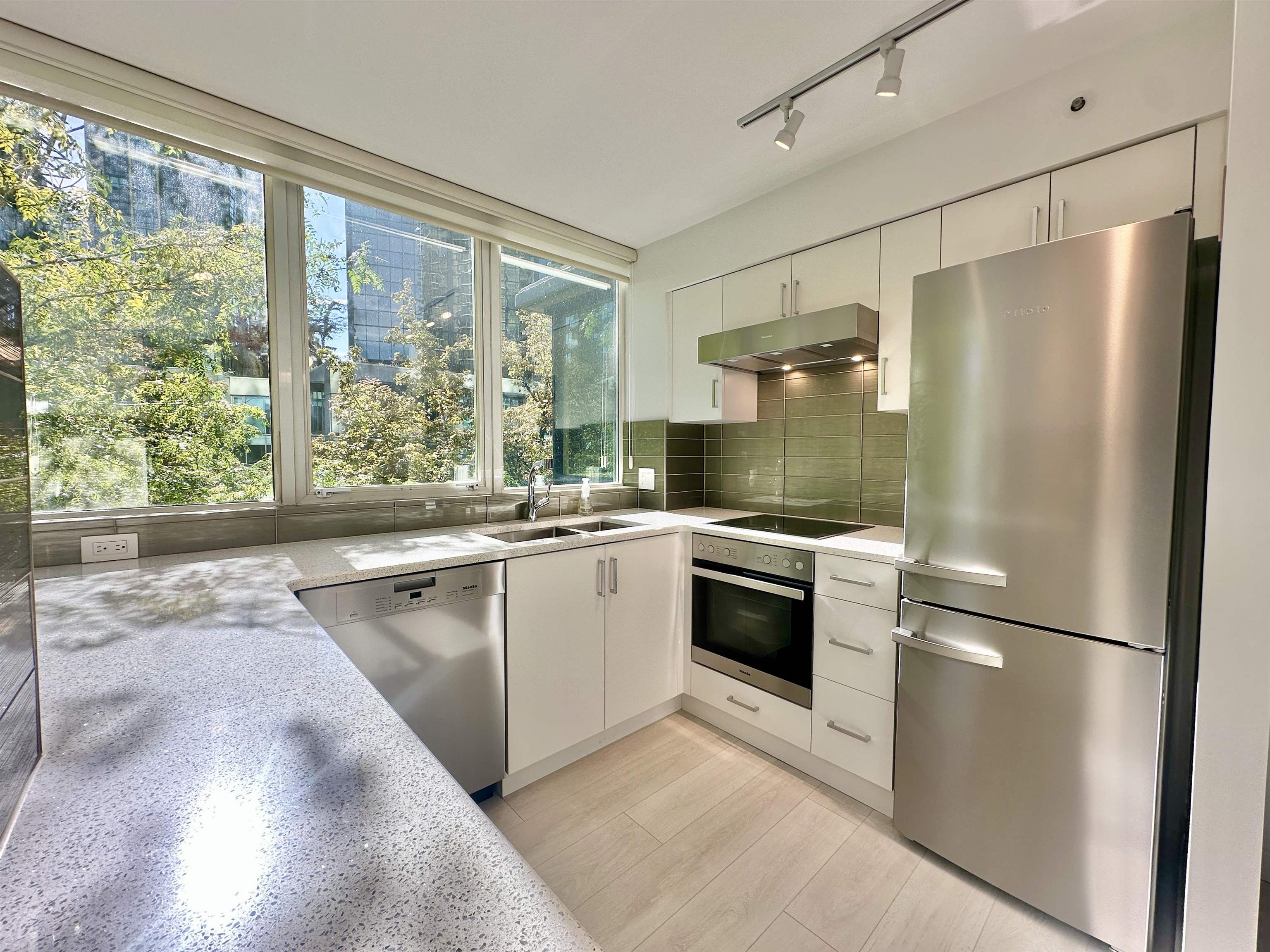 206 588 Broughton Street - MLS&reg; # R3170108