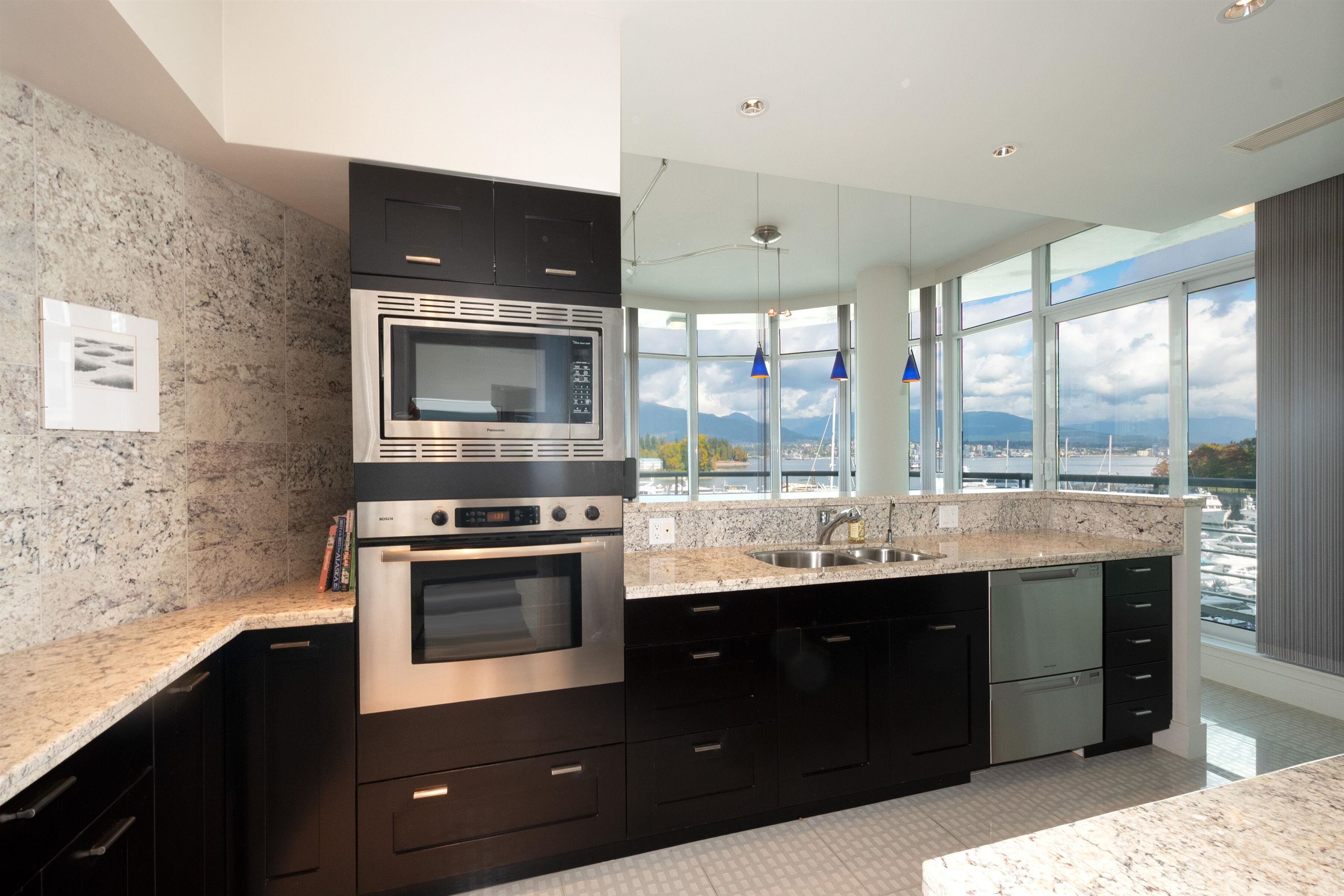 203 499 Broughton Street - MLS&reg; # R3170668