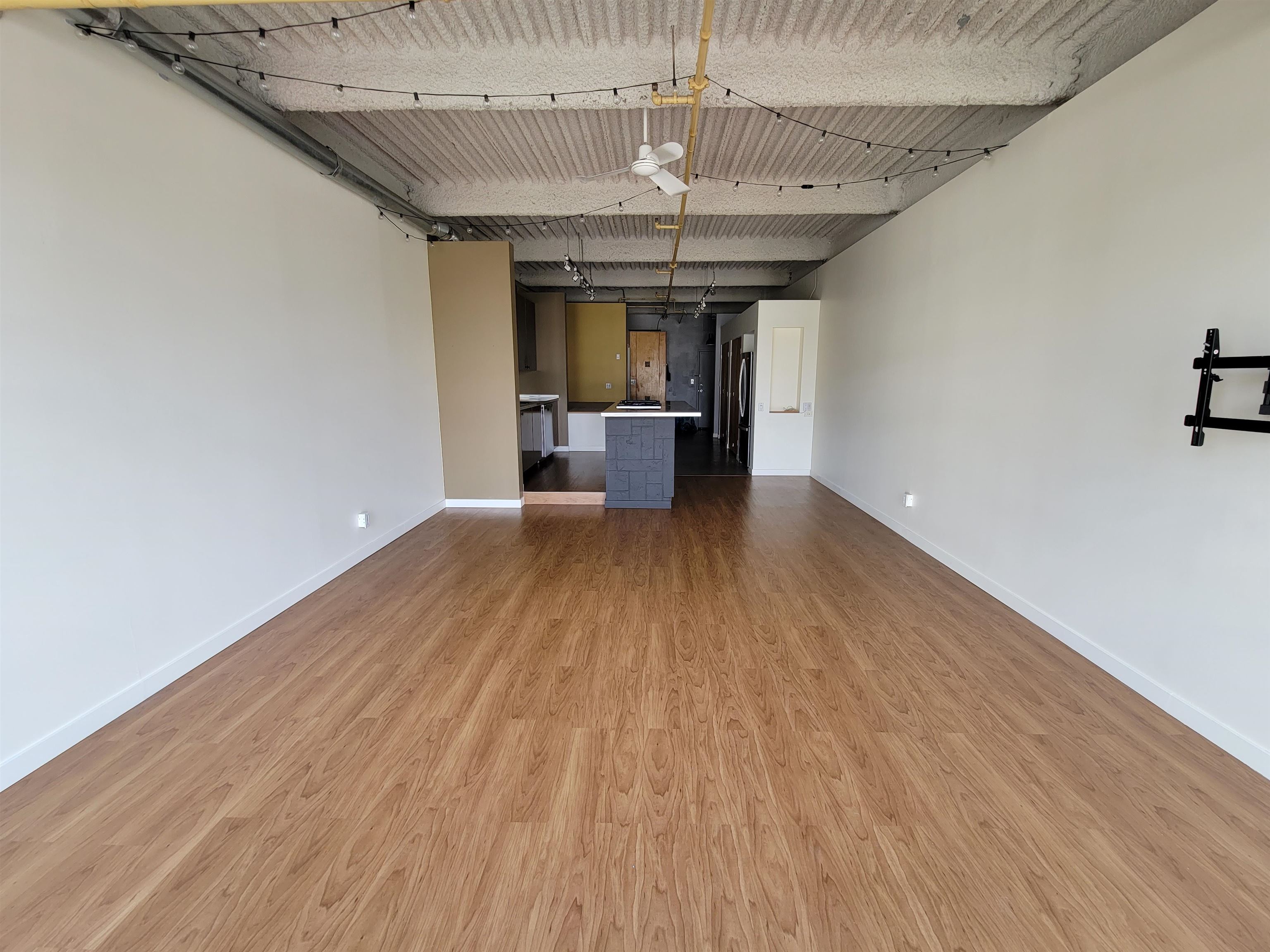 217 237 4th Avenue - MLS&reg; # R3171589