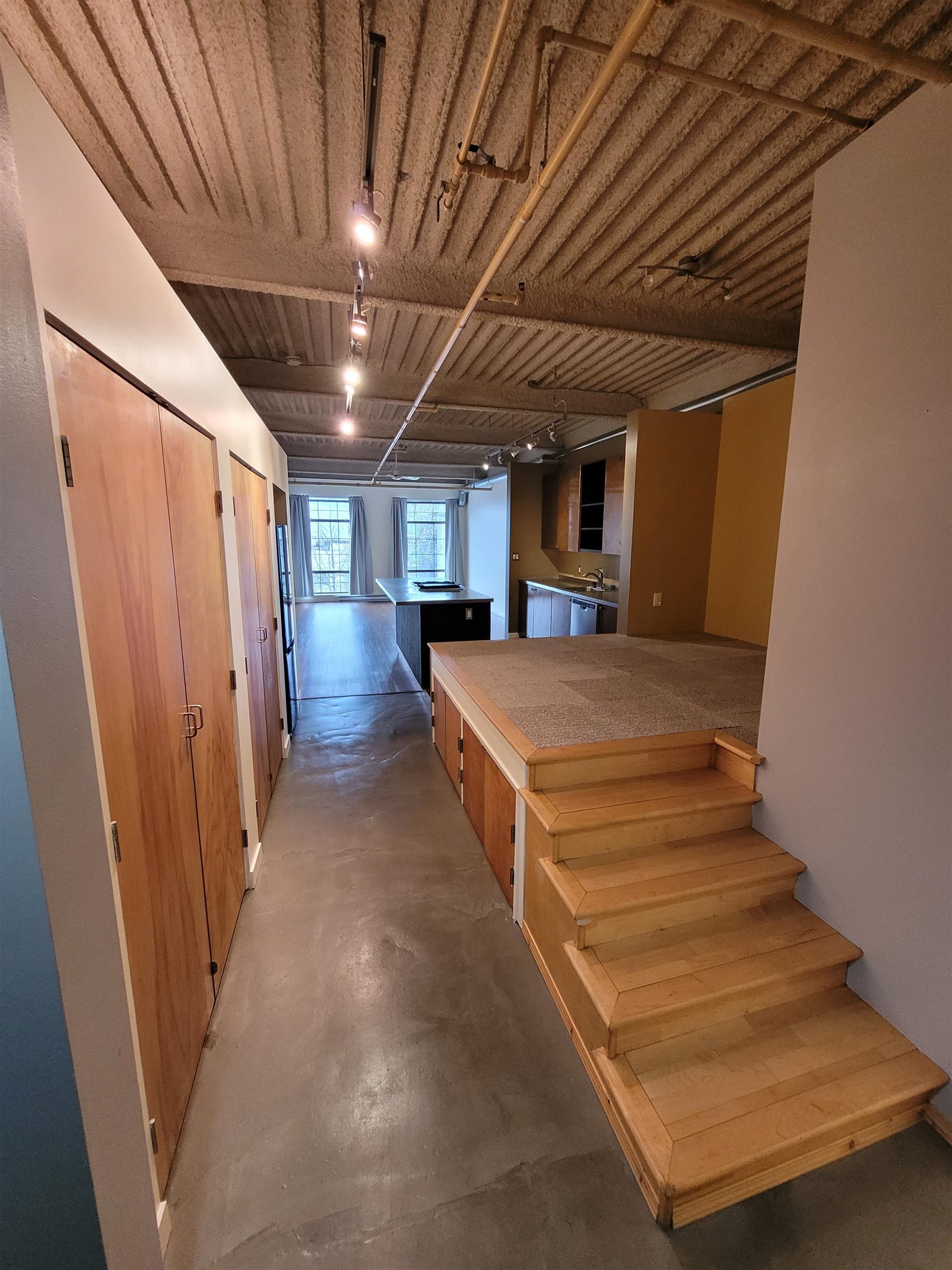 217 237 4th Avenue - MLS&reg; # R3171589