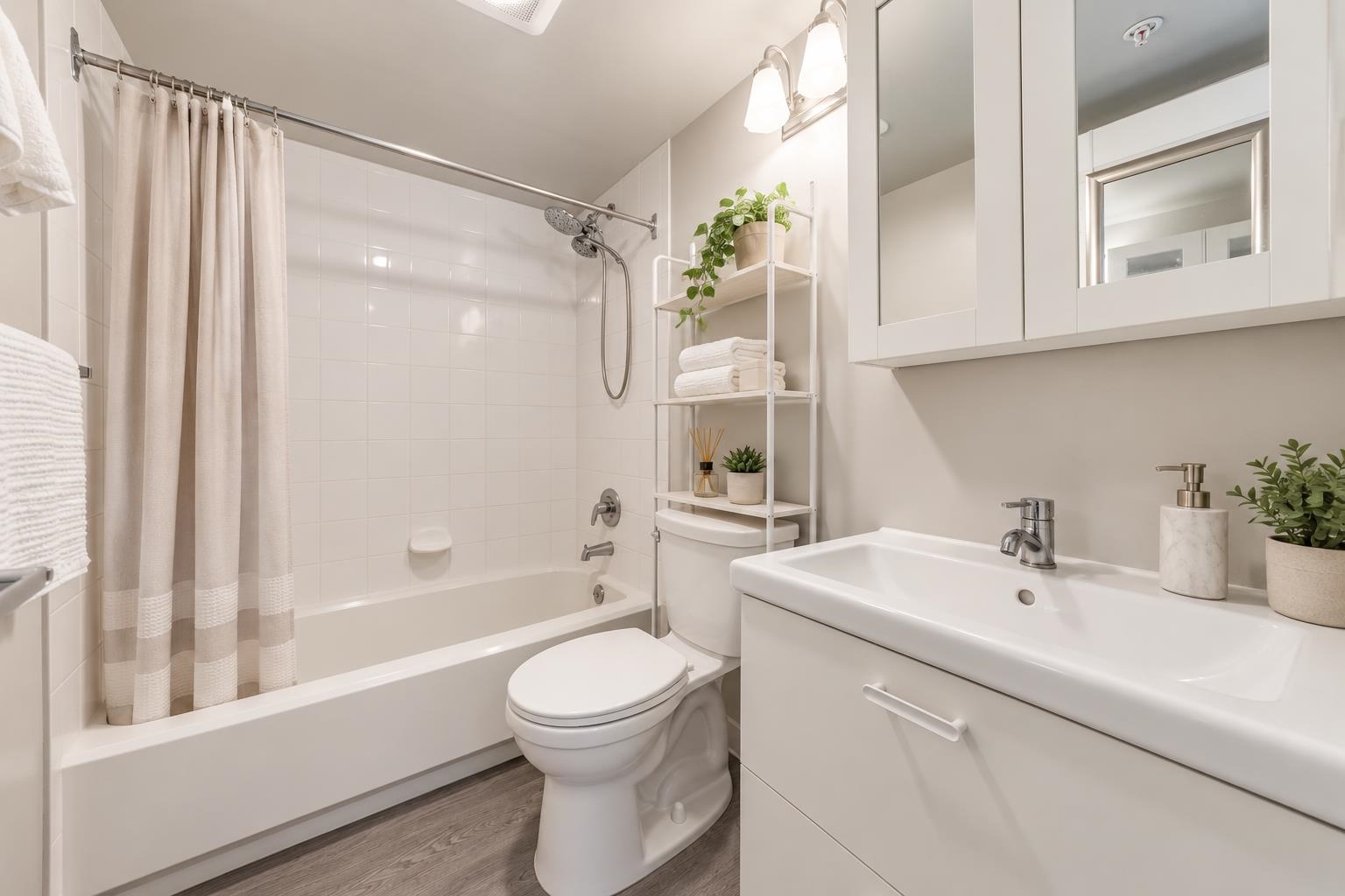 205 3438 Vanness Avenue - MLS&reg; # R3172389