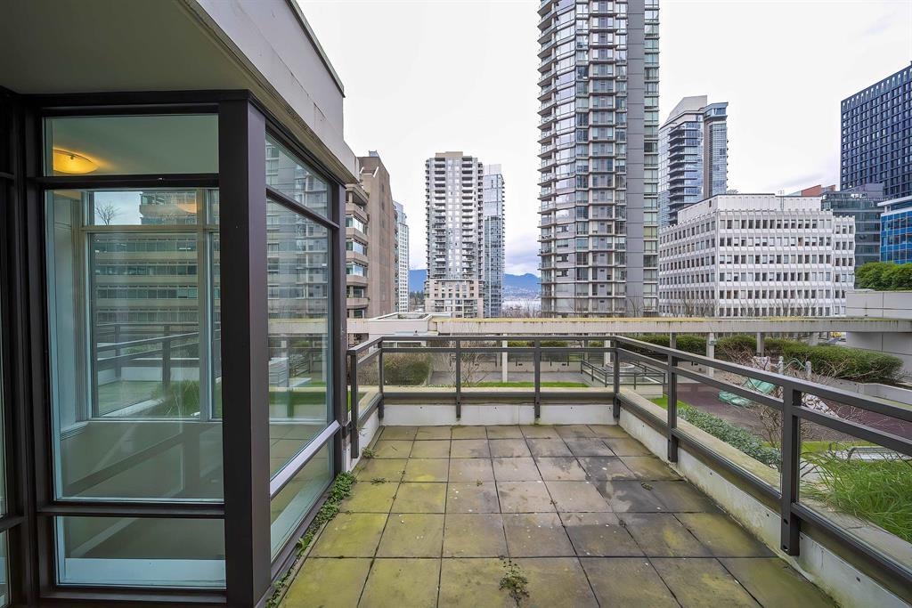 303 1211 Melville Street - MLS&reg; # R3172664