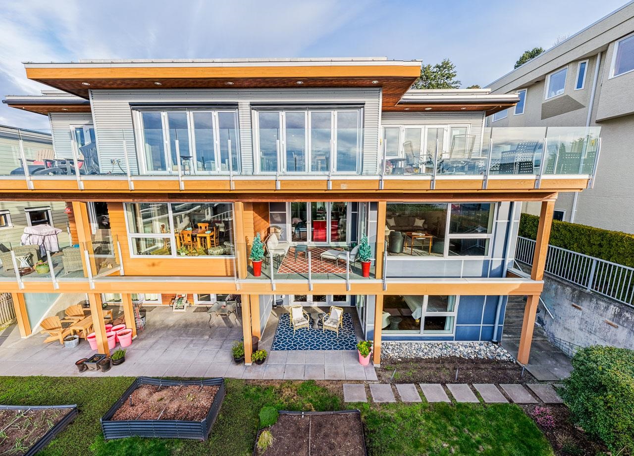  14976 Beachview Avenue - MLS&reg; # R3084839