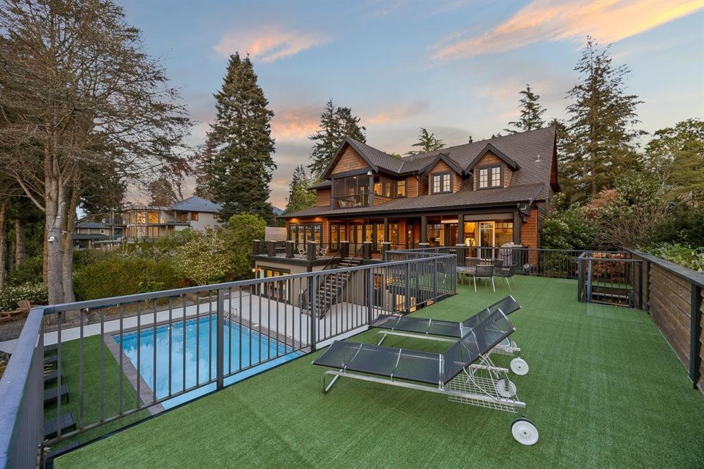  2737 Crescent Drive - MLS&reg; # R3108672