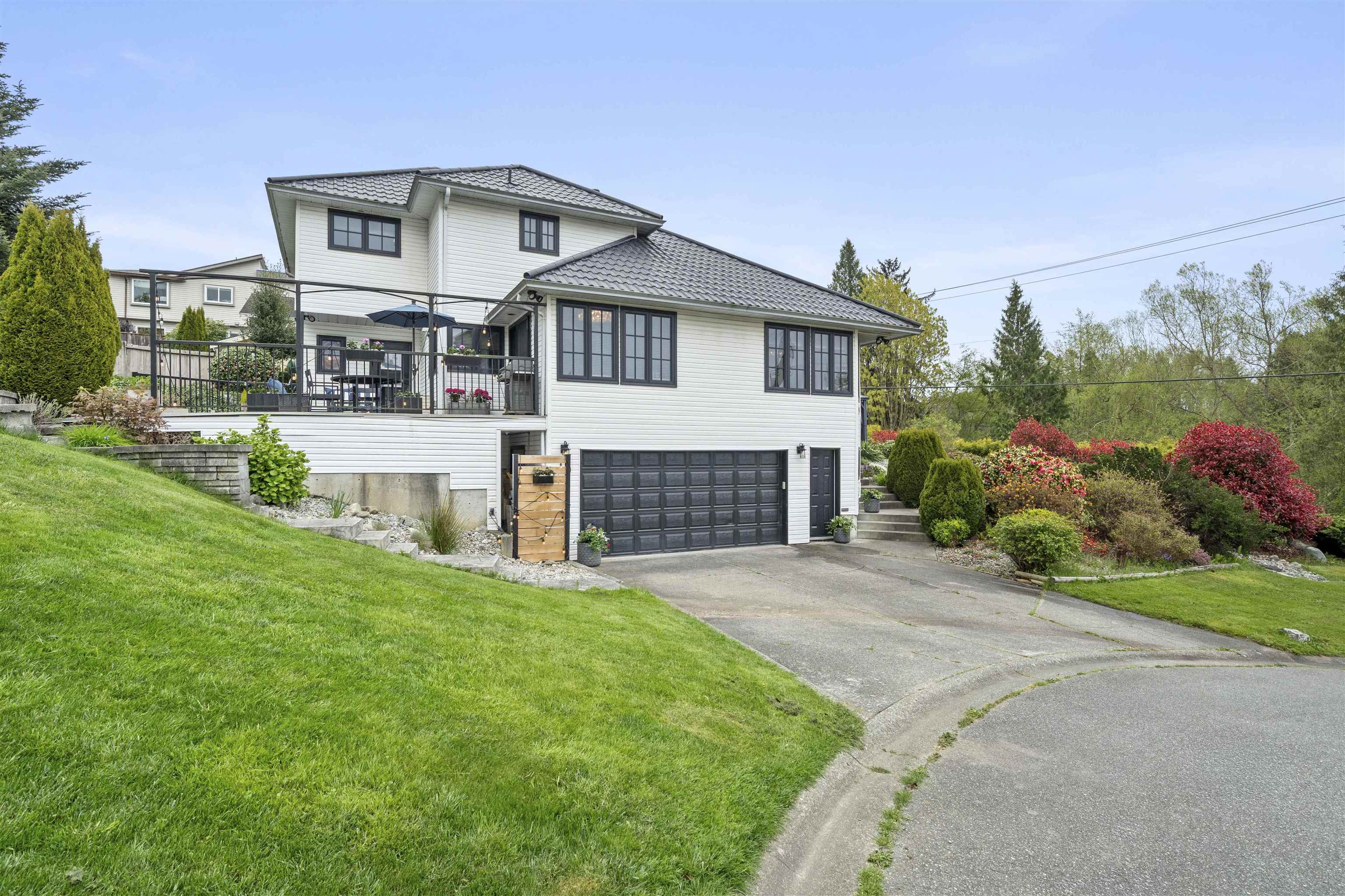  16071 8 Avenue - MLS&reg; # R3115438
