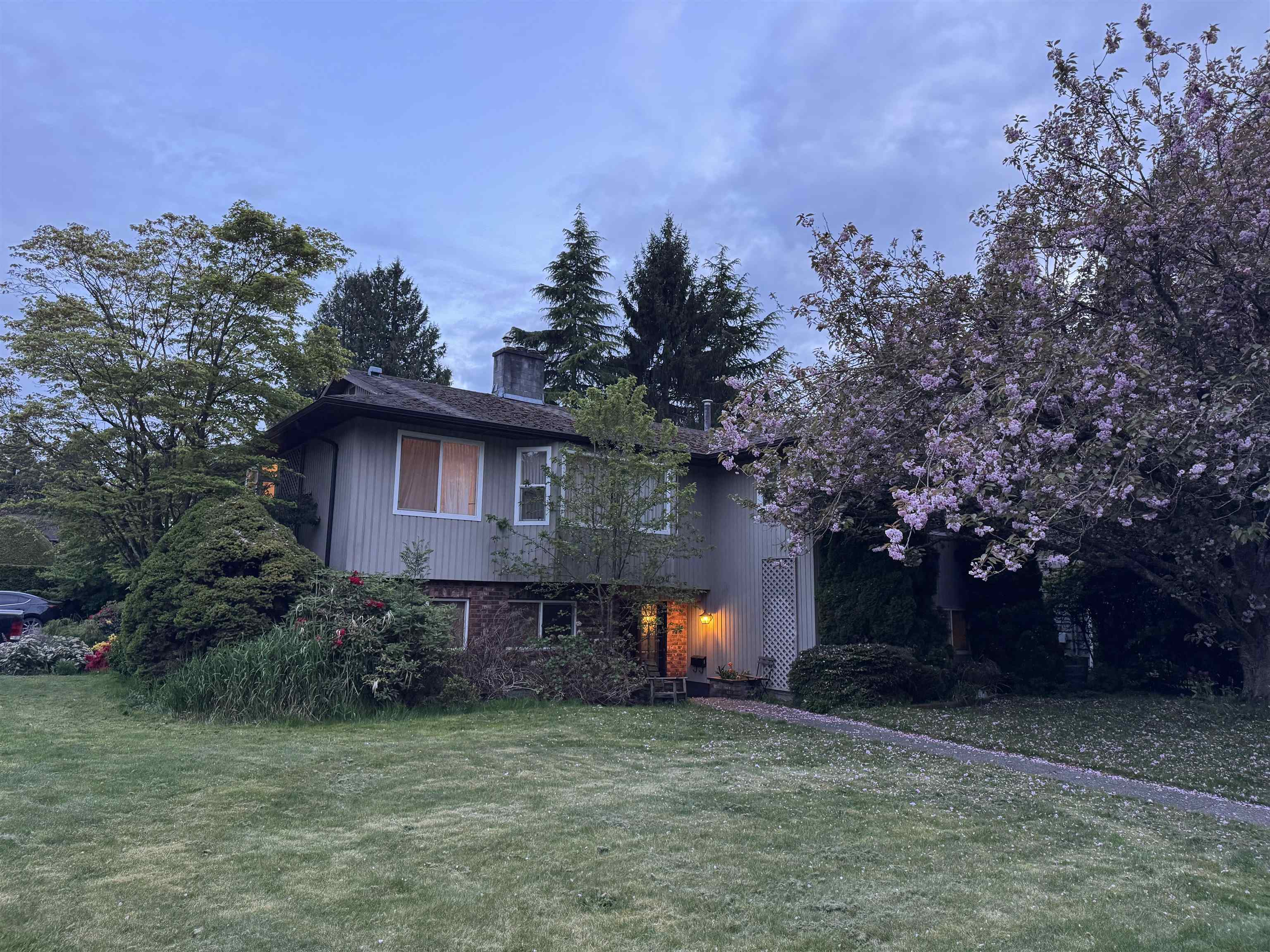  12690 26 Avenue - MLS&reg; # R3116429