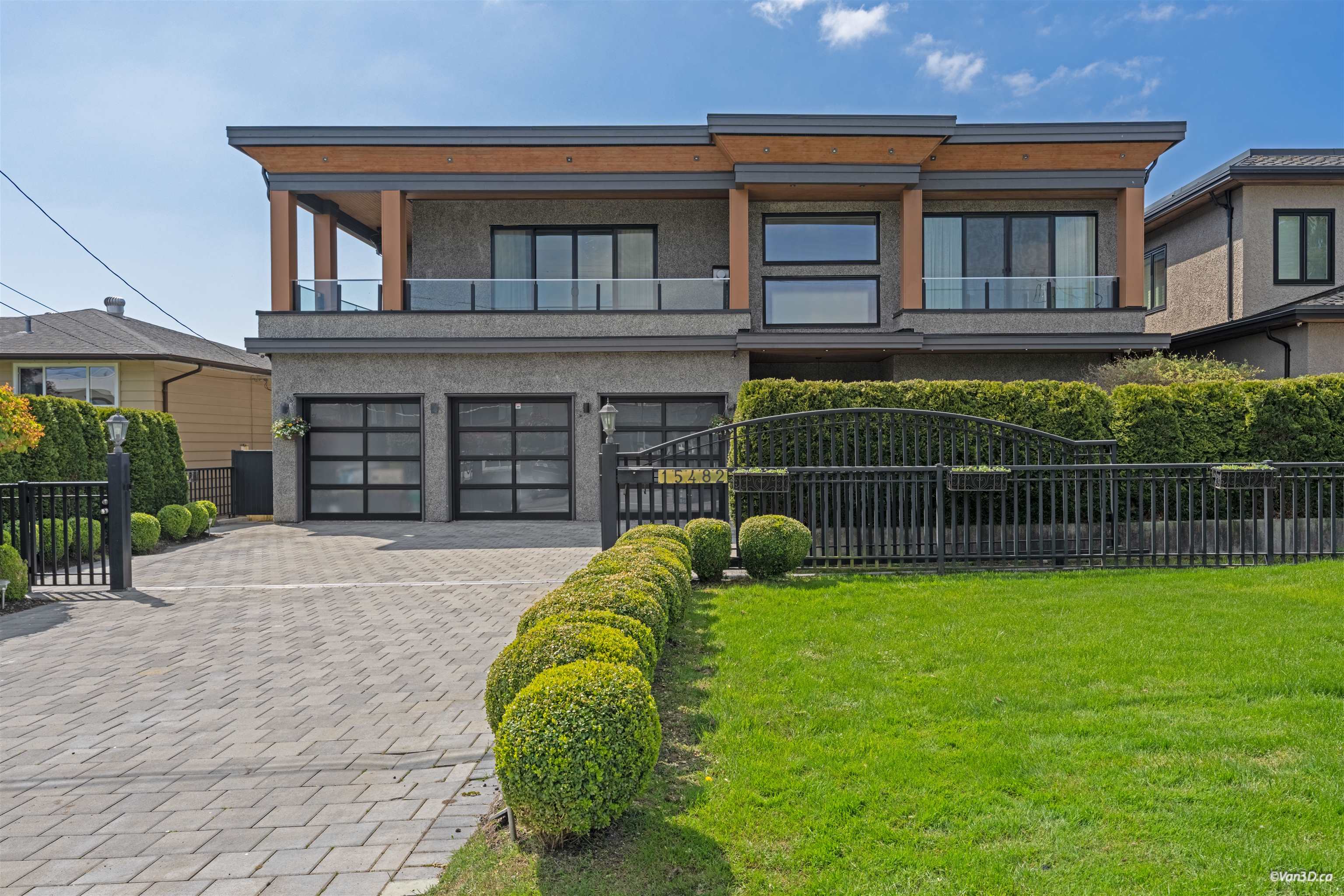  15482 Pacific Avenue - MLS&reg; # R3119060
