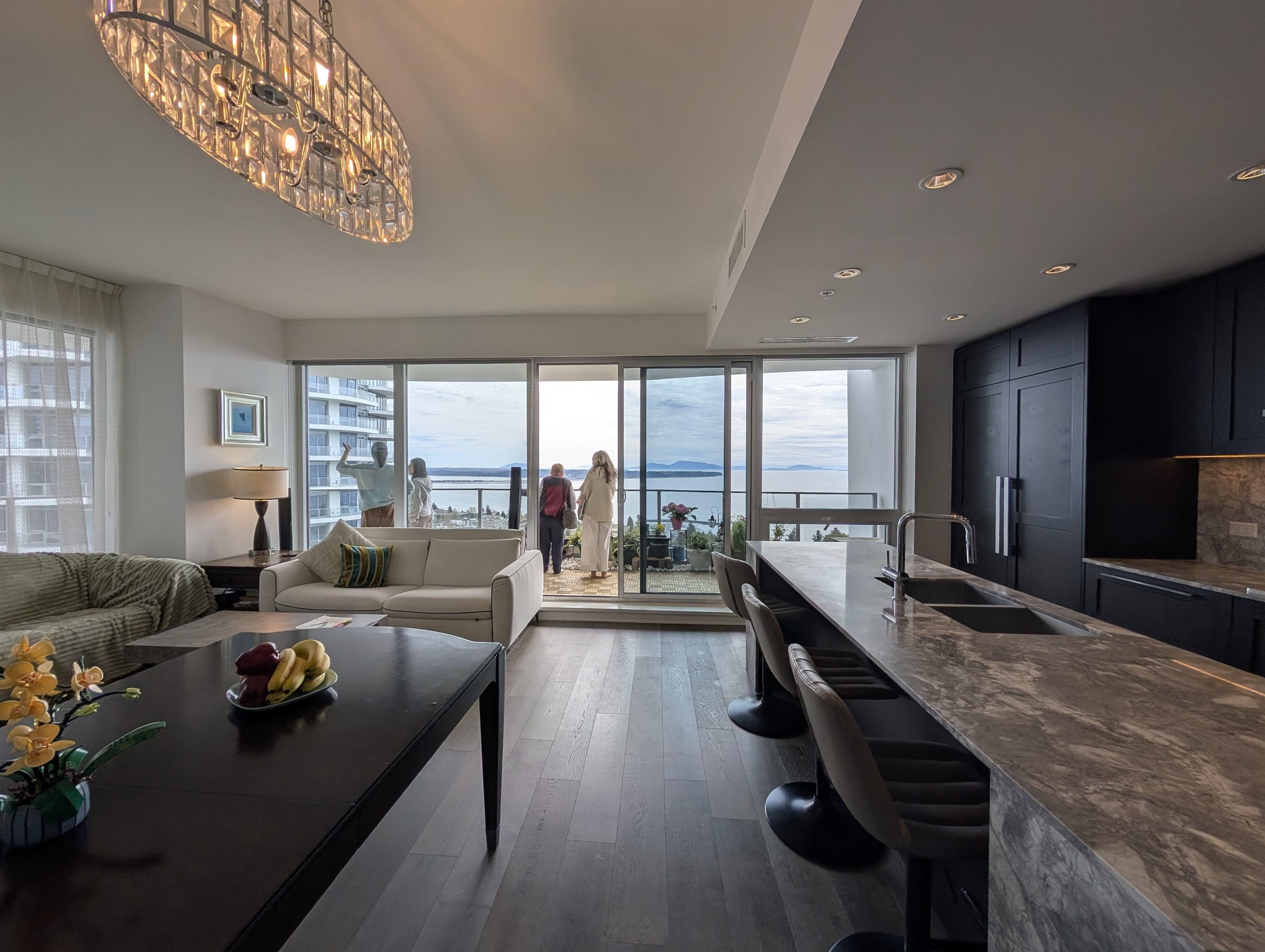 19FL 1500 Martin Street - MLS&reg; # R3122434