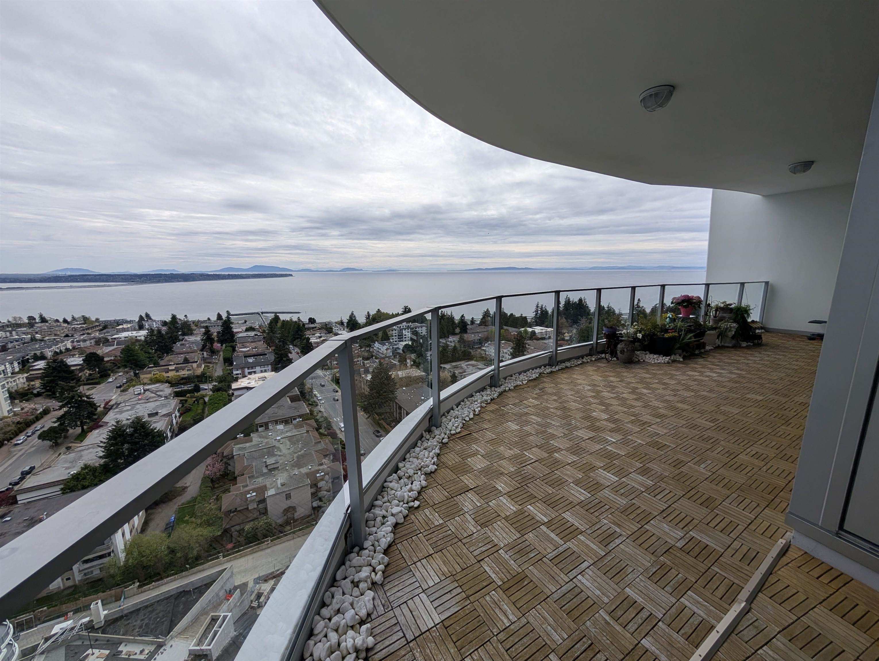19FL 1500 Martin Street - MLS&reg; # R3122434