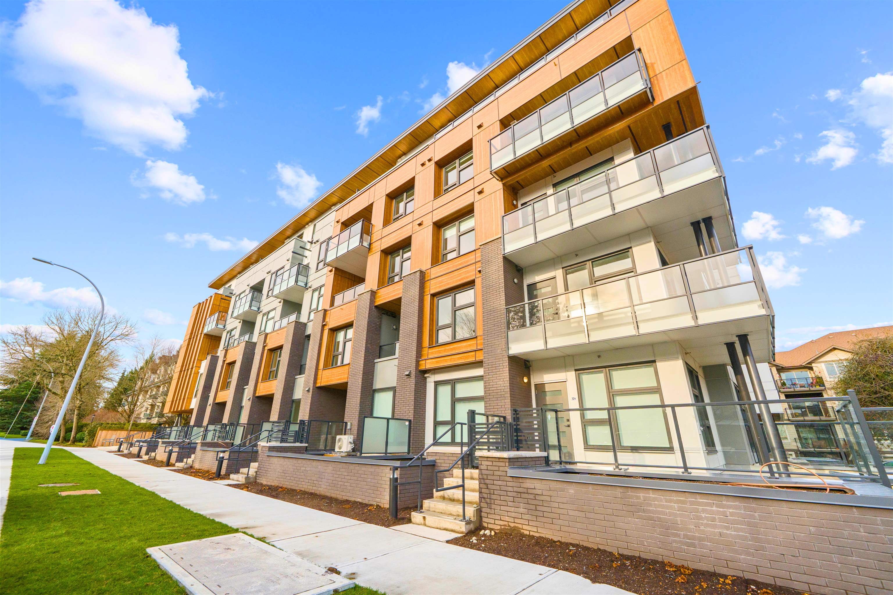 101 15353 17 Avenue - MLS&reg; # R3127639