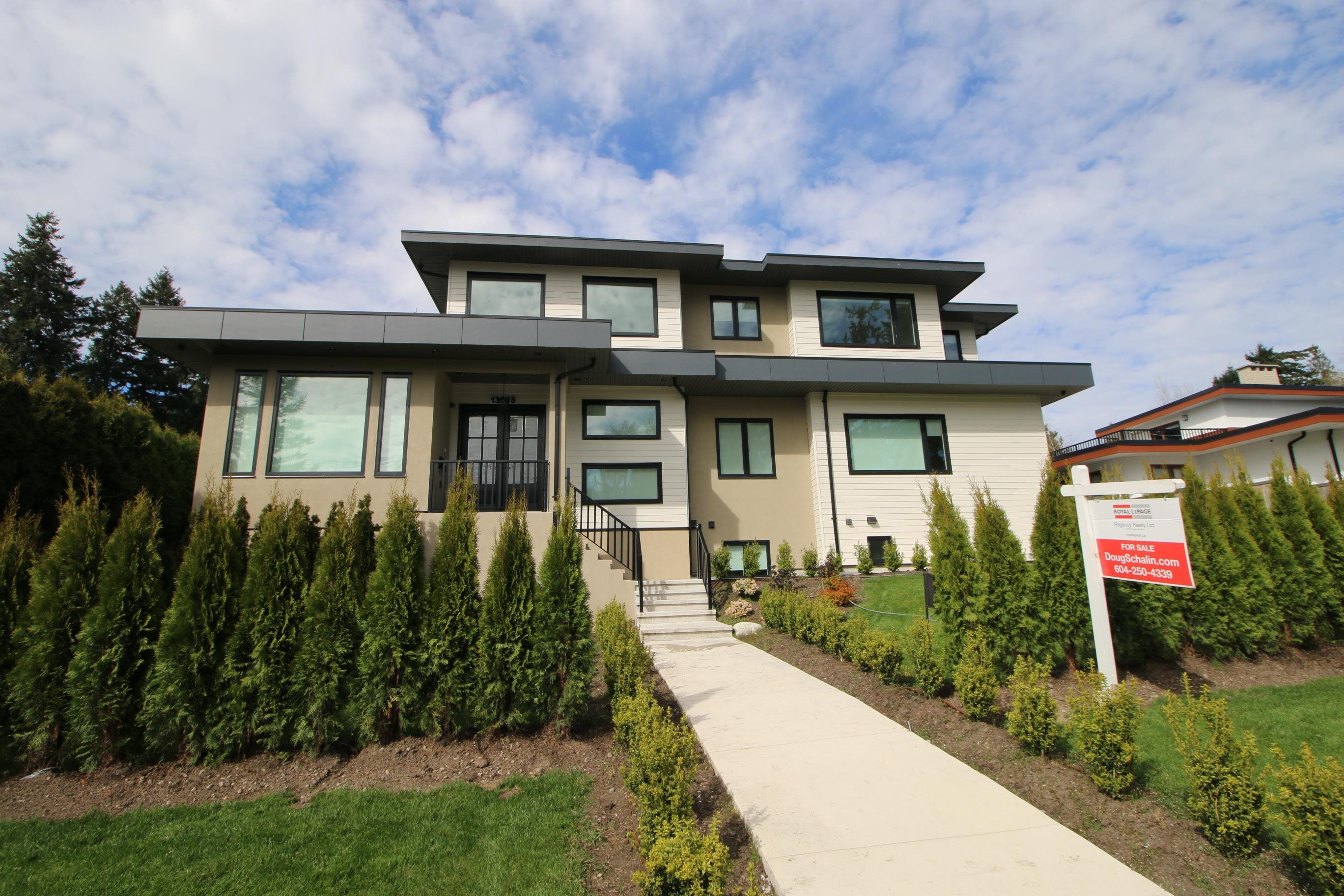  13525 16th Avenue - MLS&reg; # R3135199