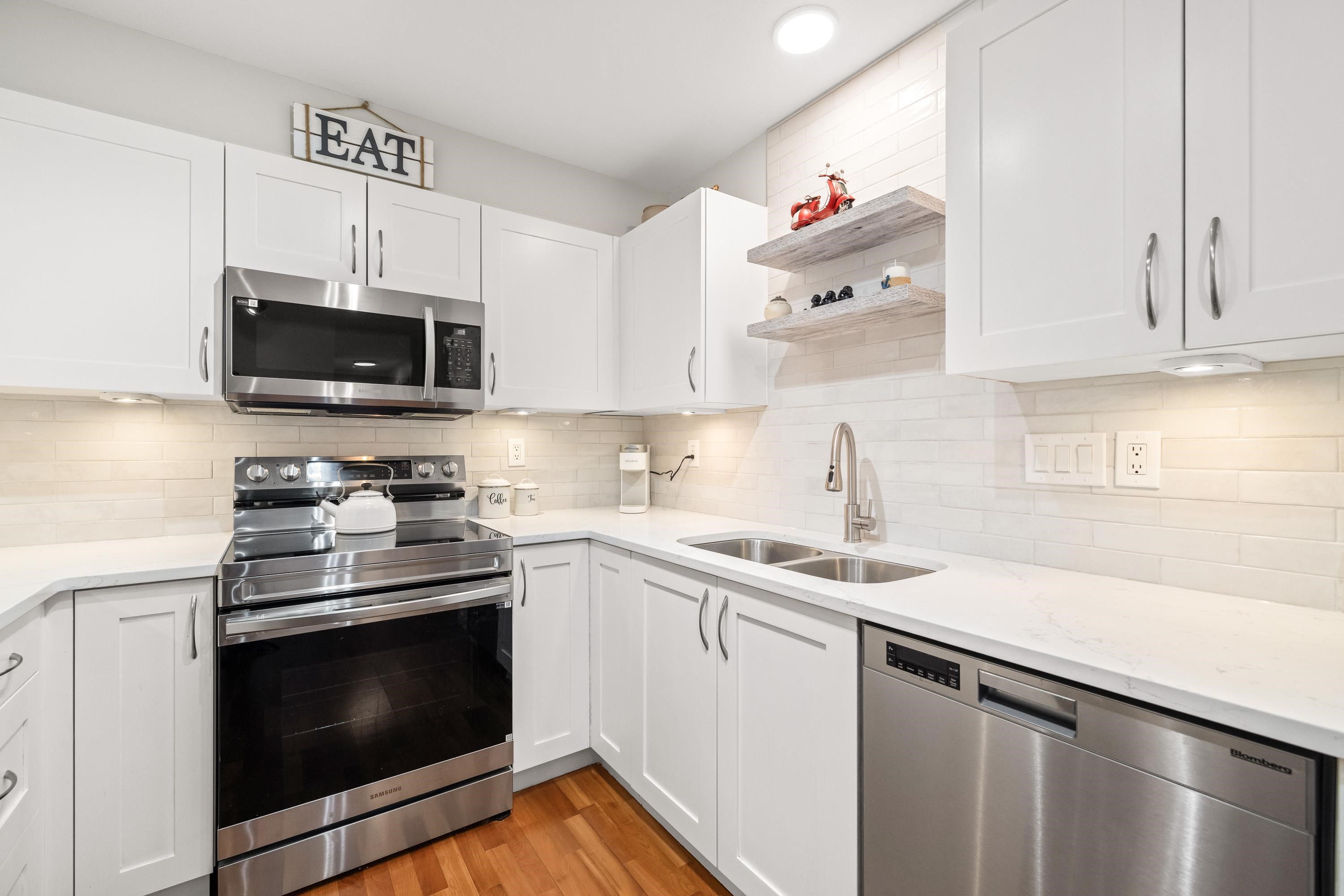 403 15621 Marine Drive - MLS&reg; # R3136463