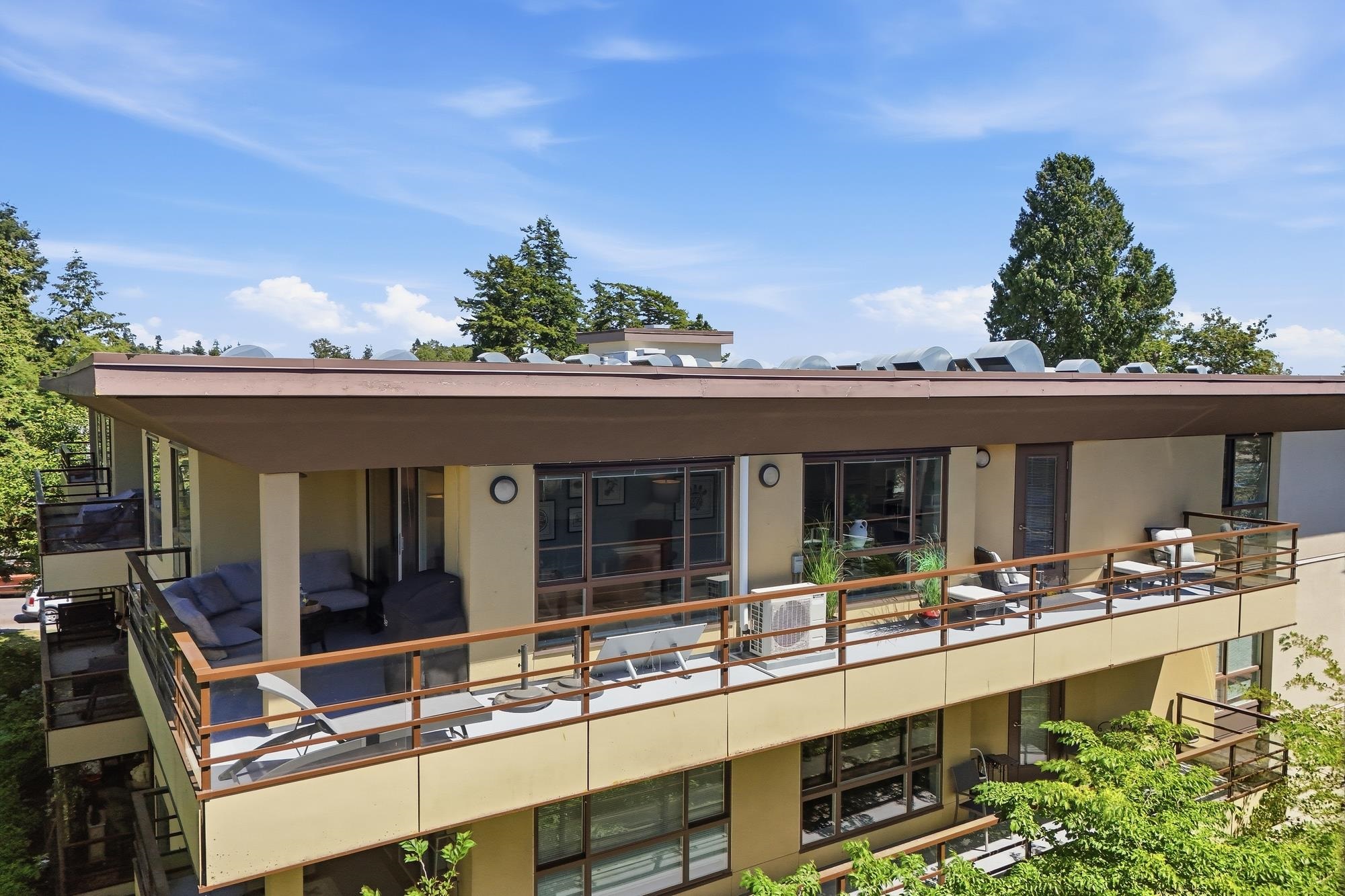 303 15747 Marine Drive - MLS&reg; # R3137950