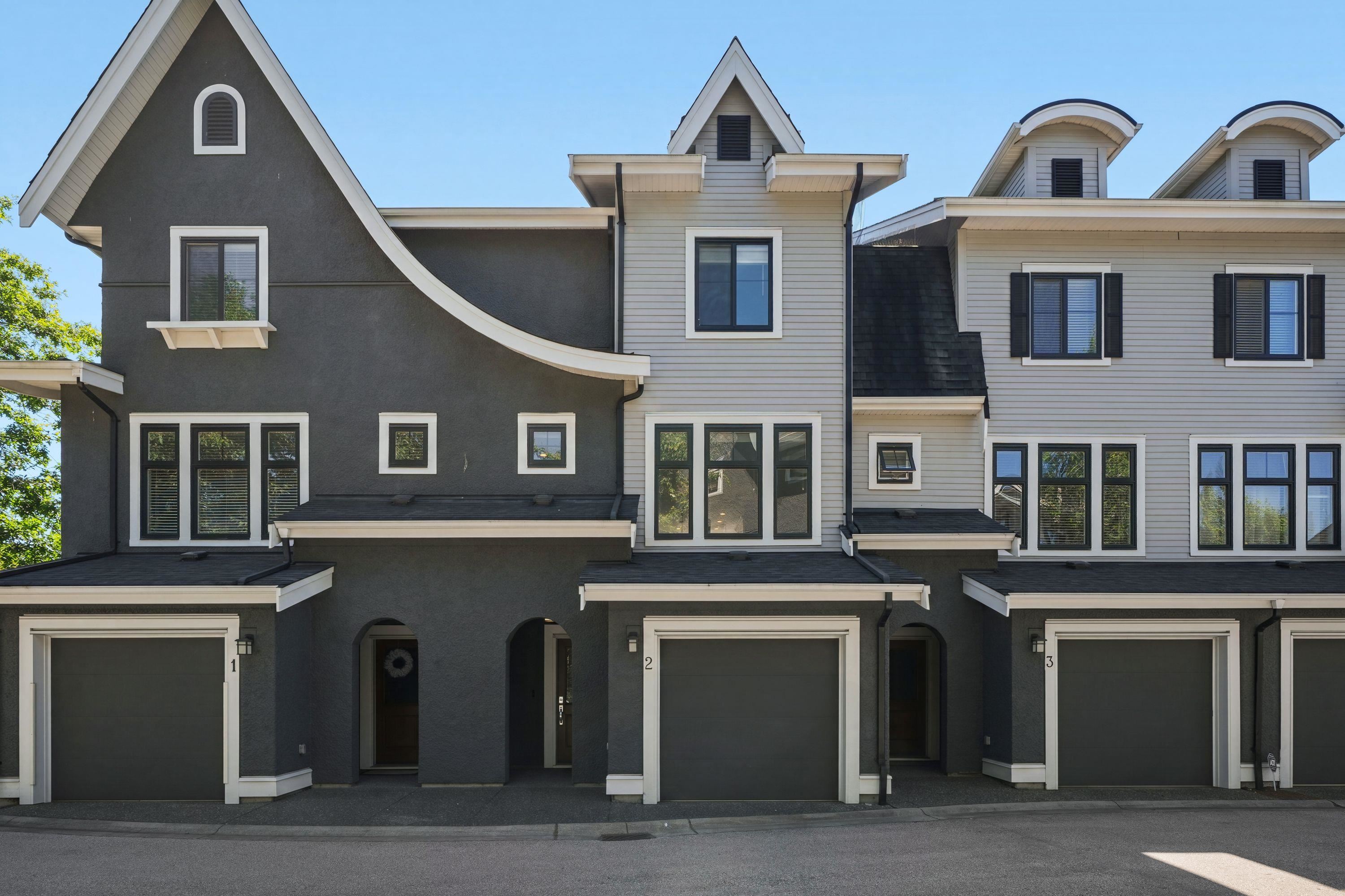 2 3303 Rosemary Heights Crescent - MLS&reg; # R3140869
