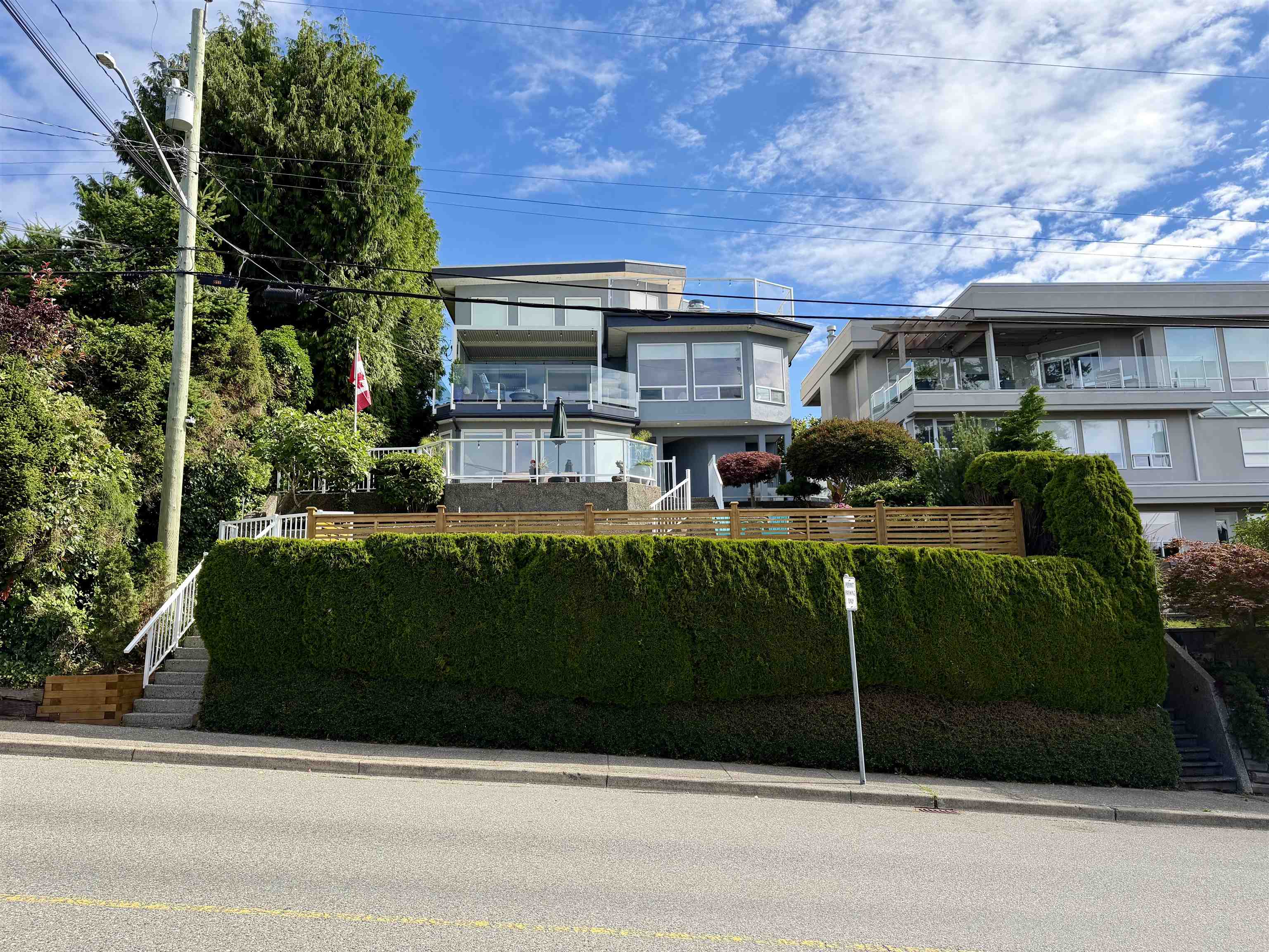  15477 Columbia Avenue - MLS&reg; # R3141536