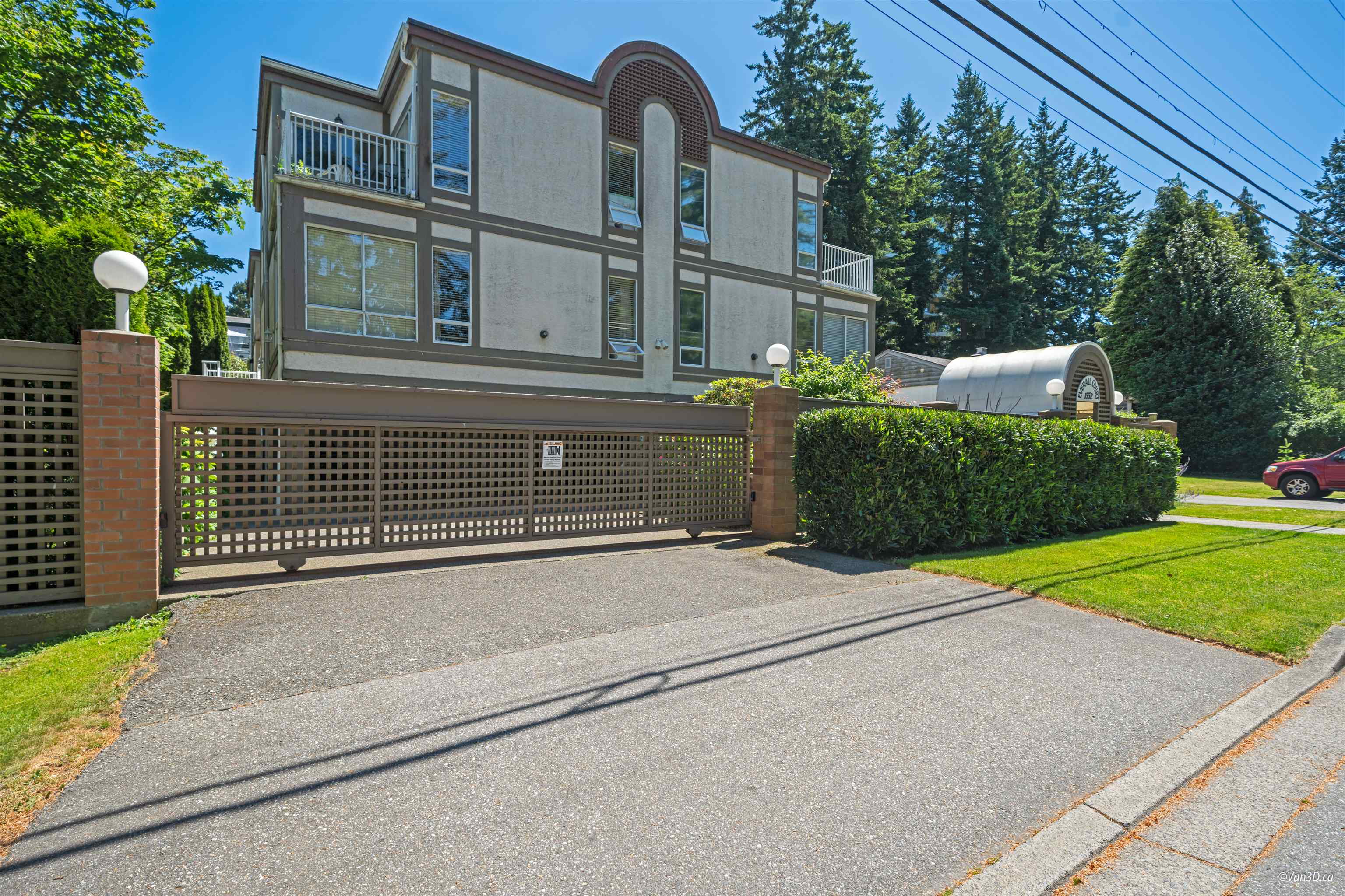 3 1552 Everall Street - MLS&reg; # R3142532