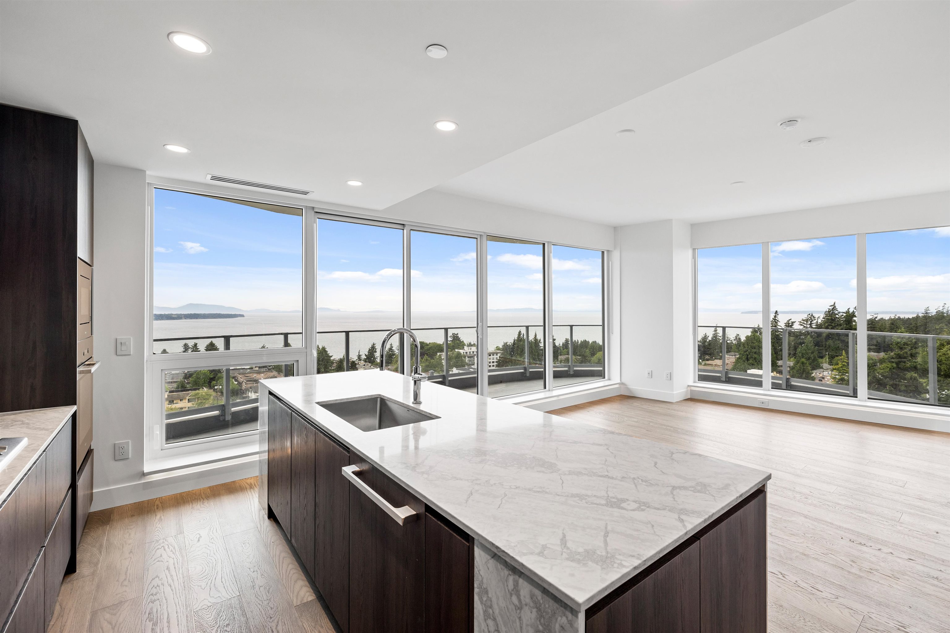 1005 1475 Foster Street - MLS&reg; # R3142623
