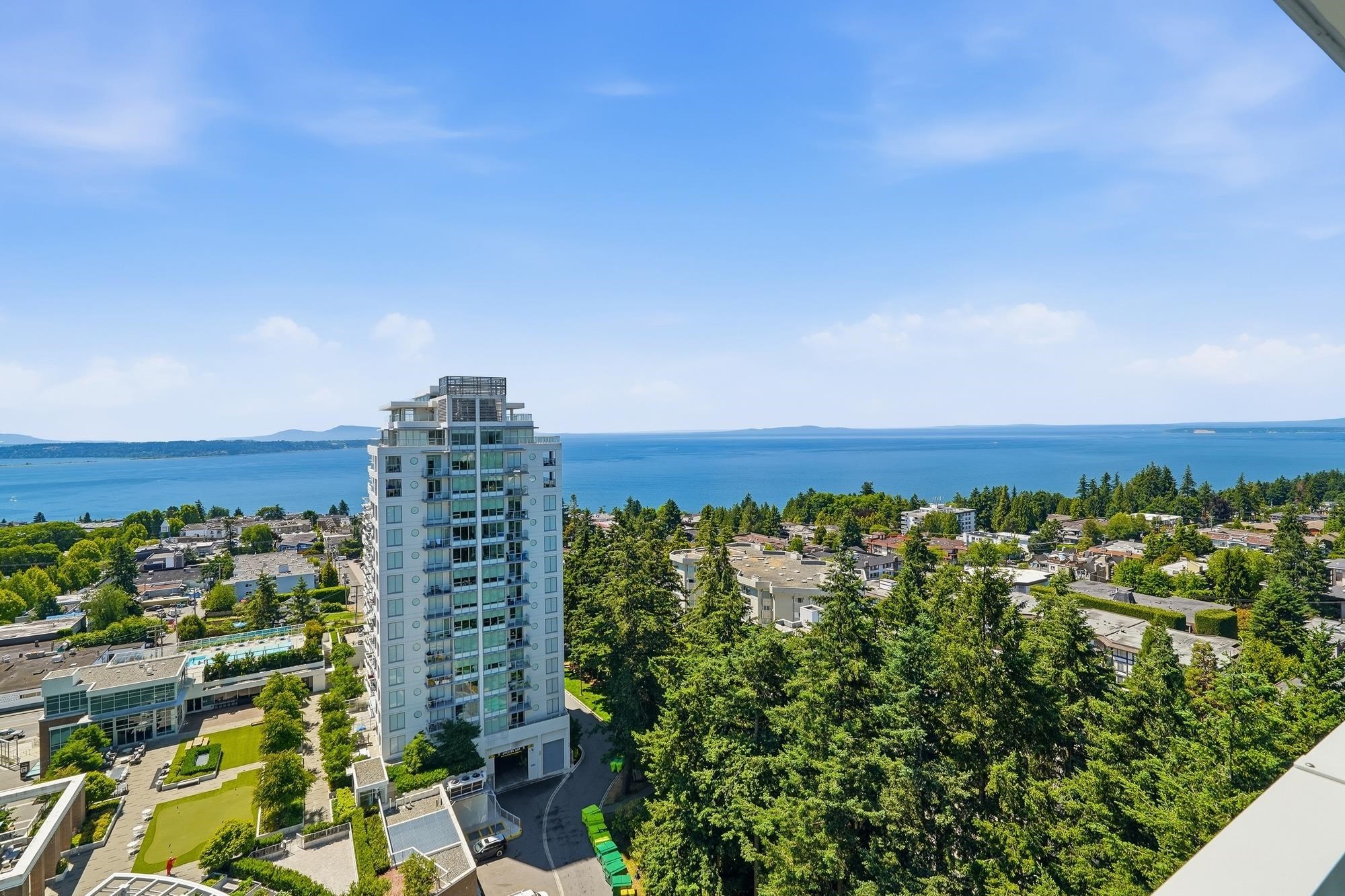 1601 15152 Russell Avenue - MLS&reg; # R3142866