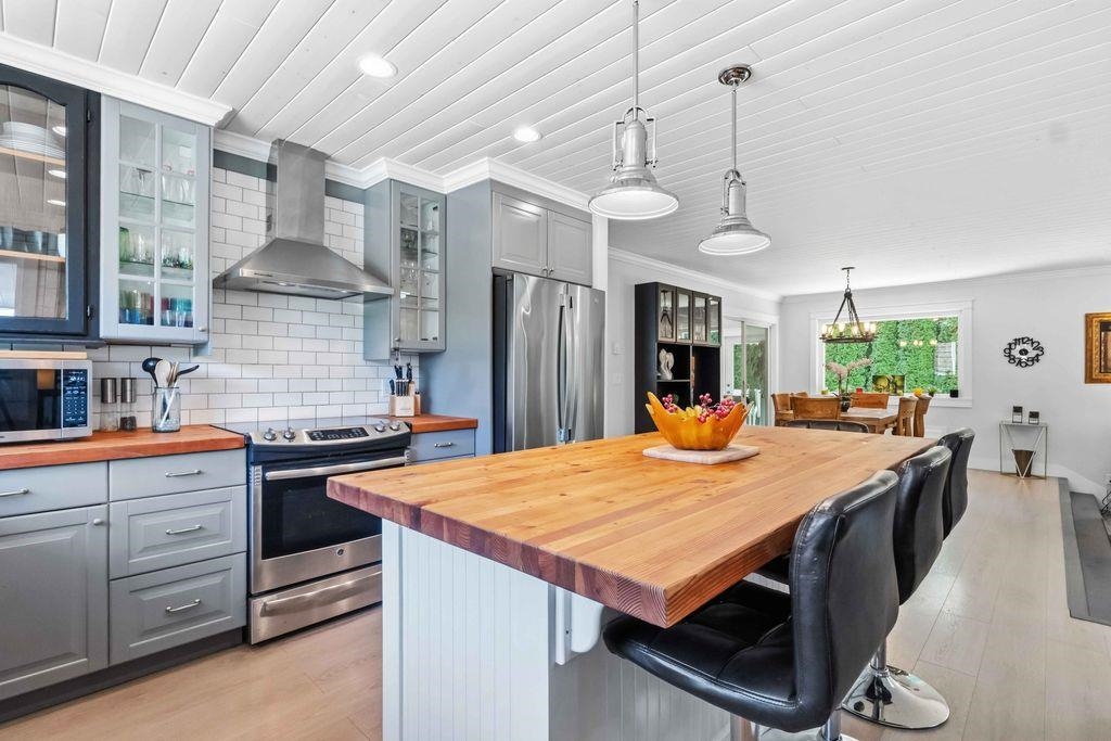  16127 8 Avenue - MLS&reg; # R3143576